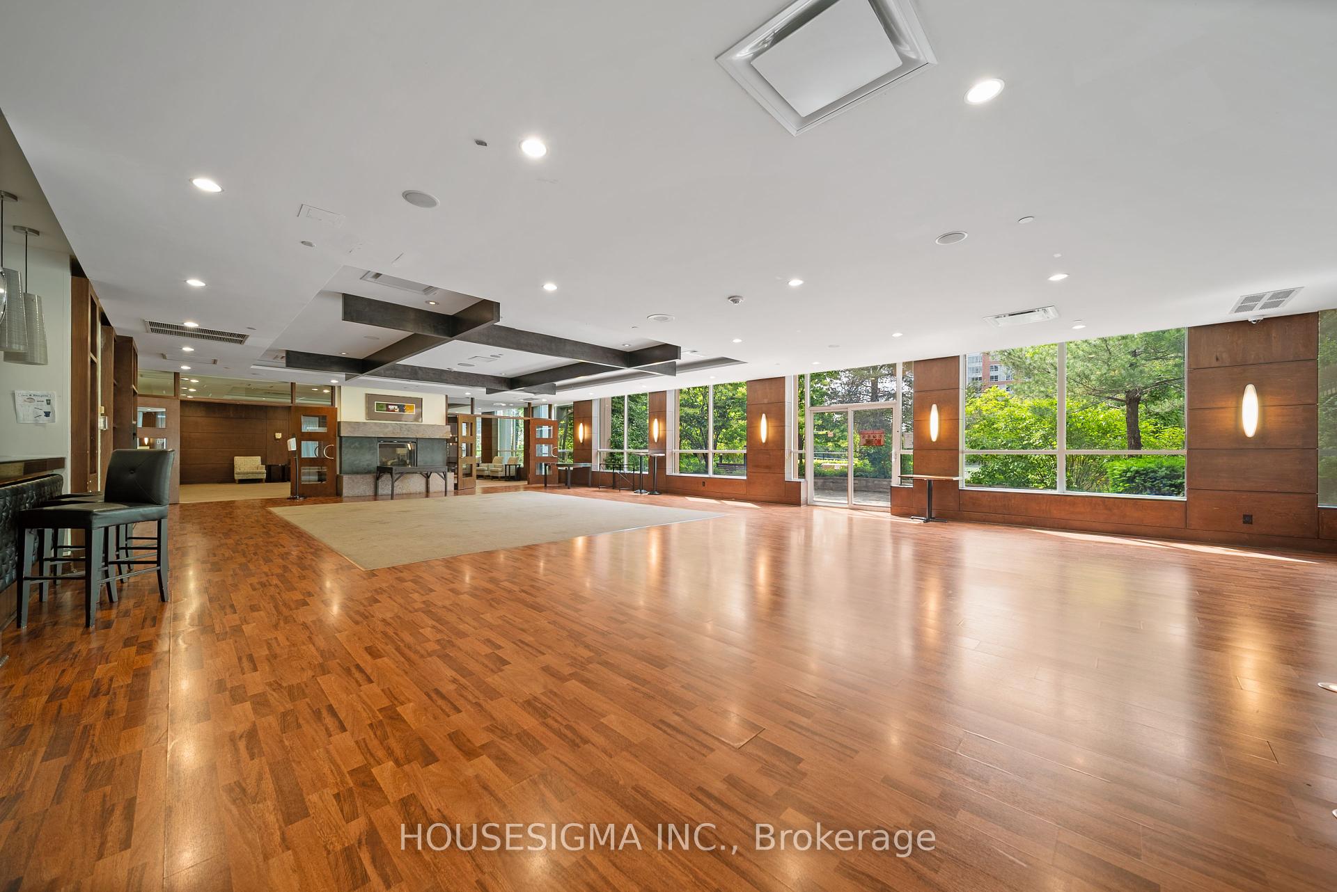 3 Bedrooms Condo at 5 Northtown, Toronto For sale