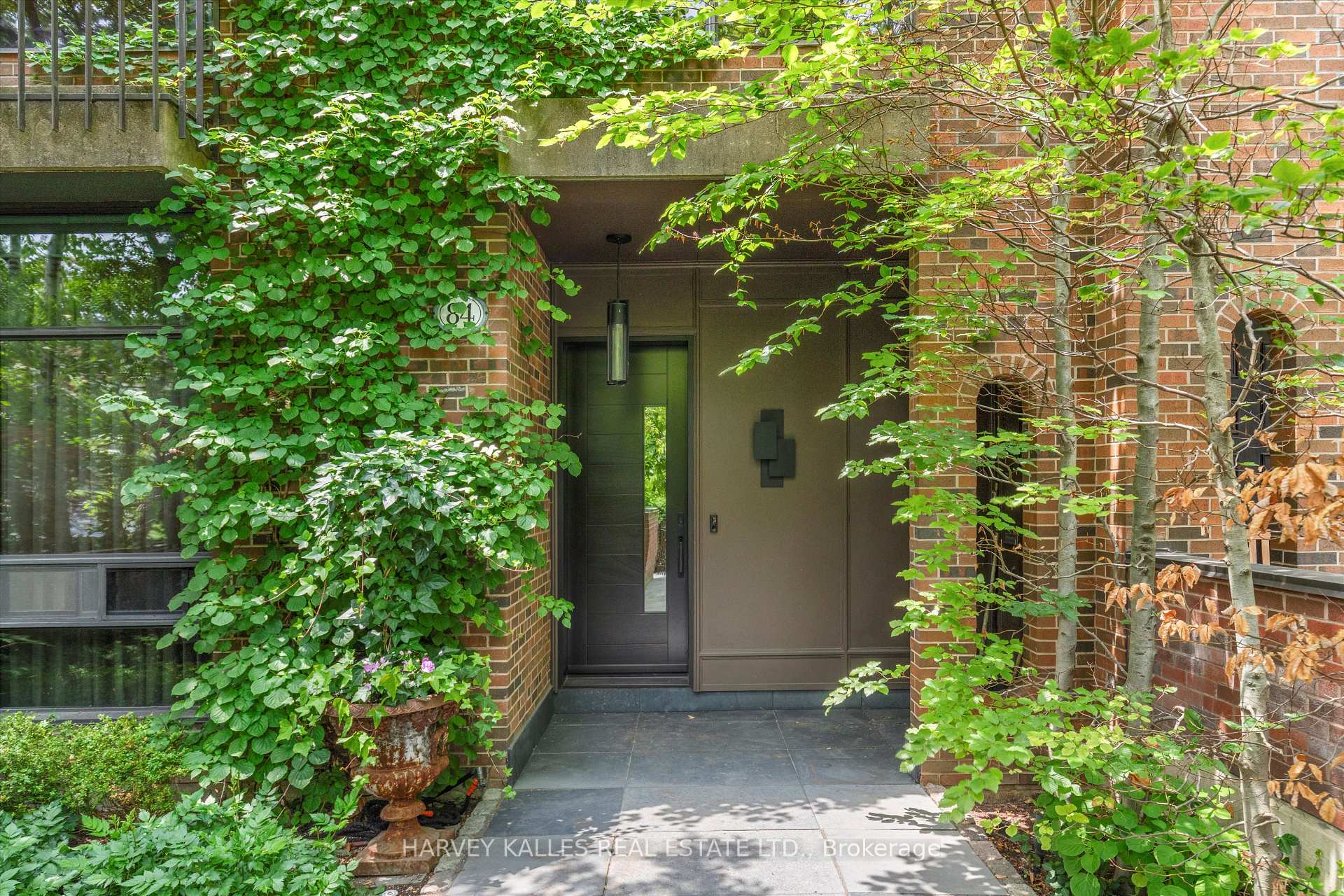 84 Oriole Road