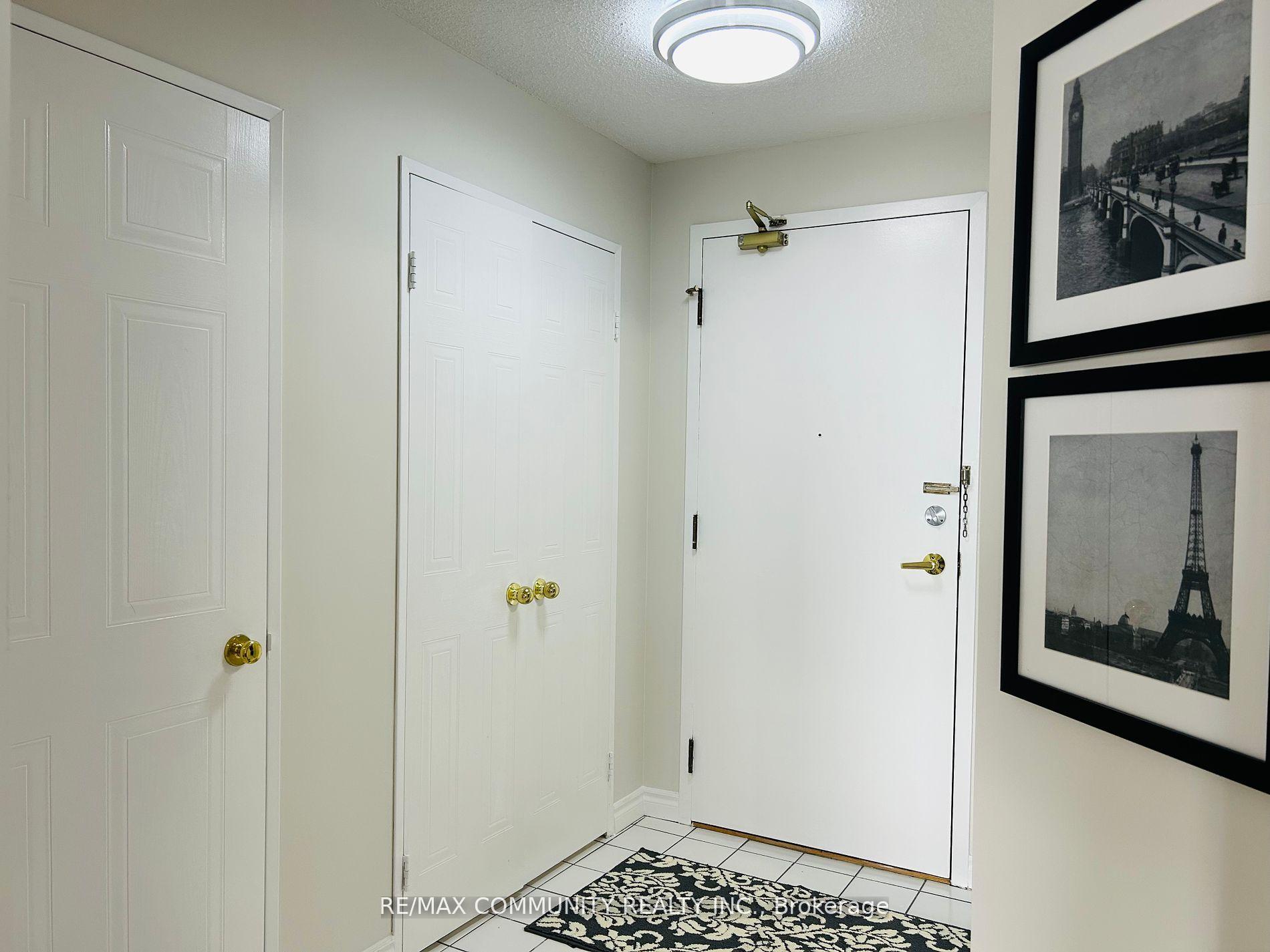 2 Bedrooms Condo at 430 Mclevin, Toronto For sale