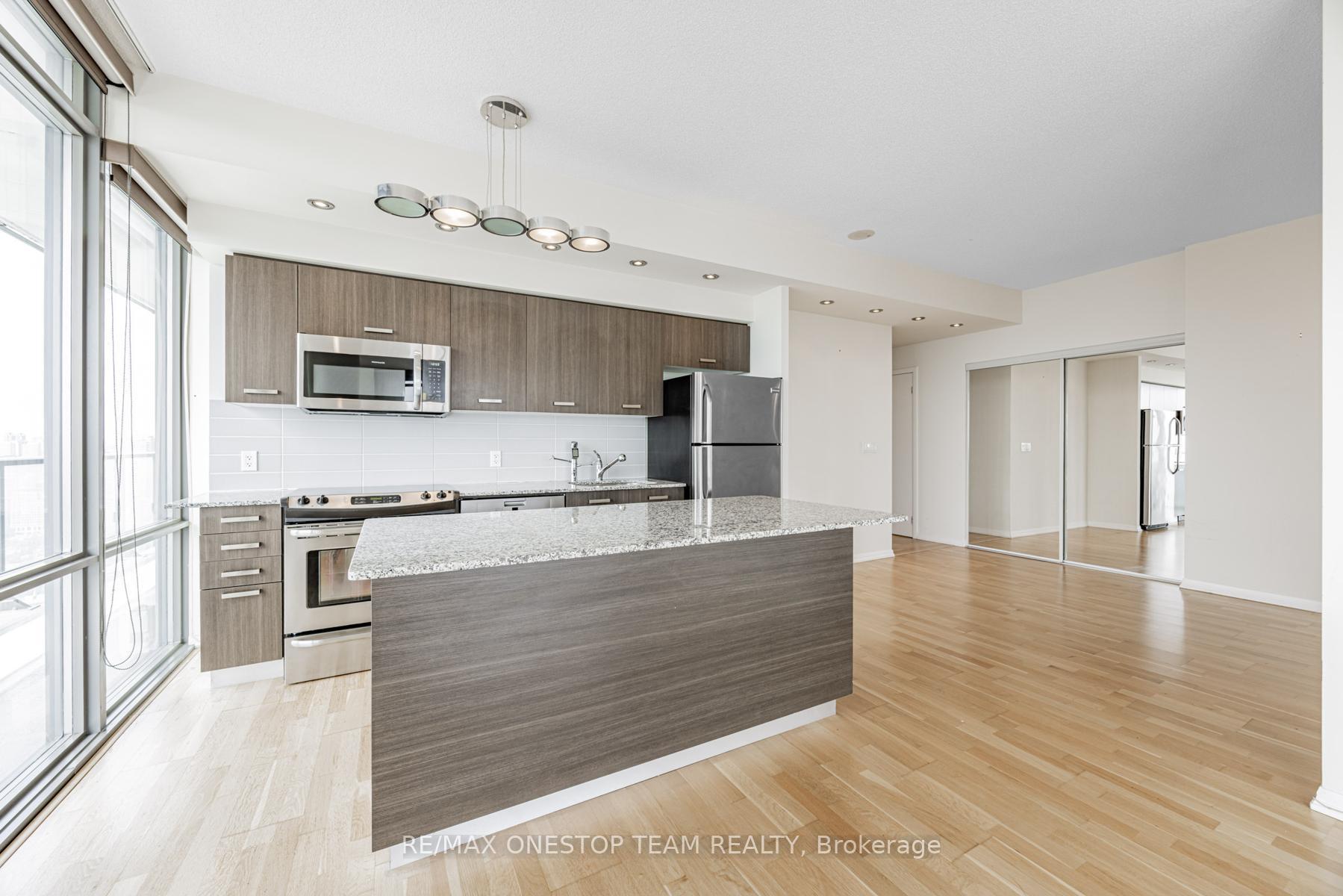 4 Bedrooms Condo at 832 Bay, Toronto For sale
