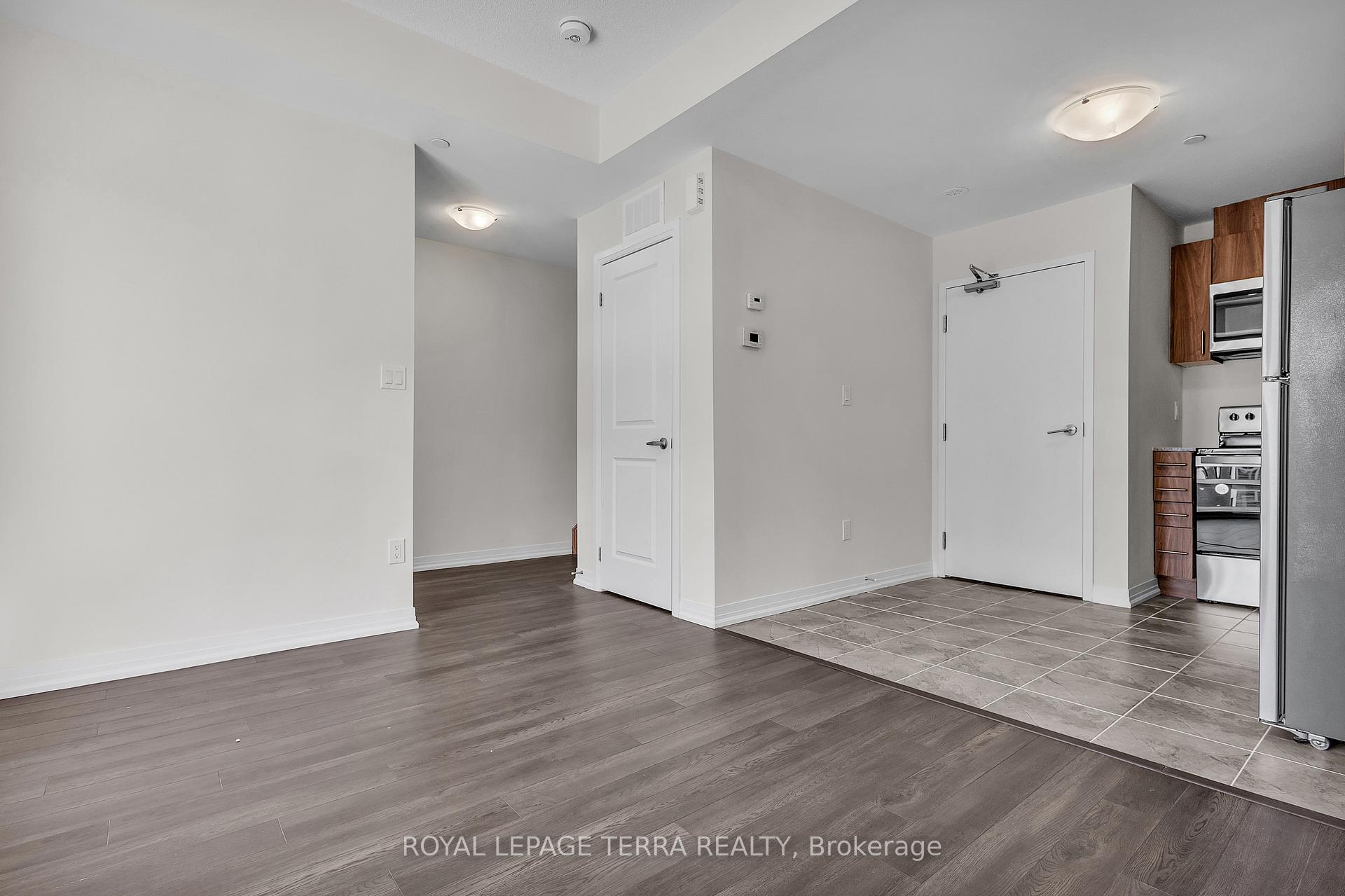 2 Bedrooms Condo at 25 Priya,  Toronto For sale