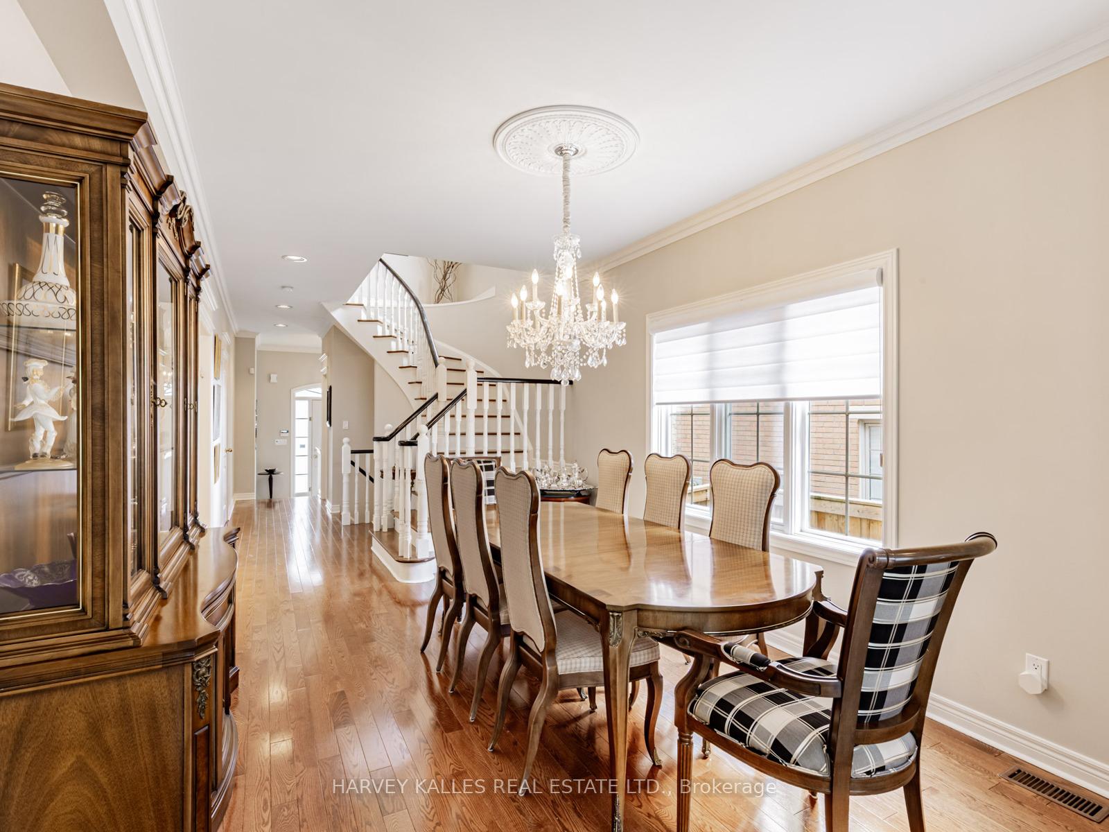 195 Kingsbridge Circle