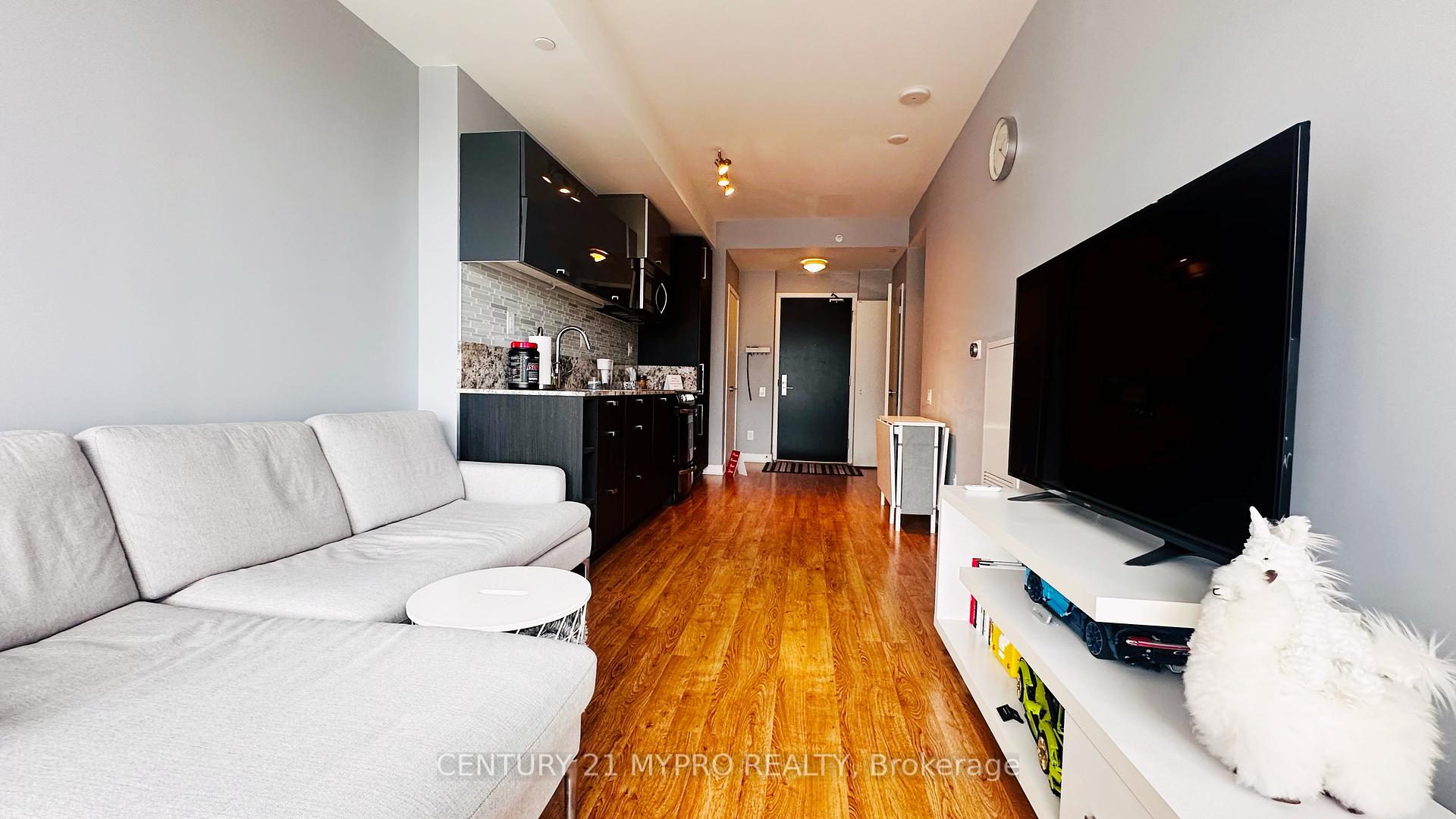 2 Bedrooms Condo at 290 Adelaide,  Toronto For sale