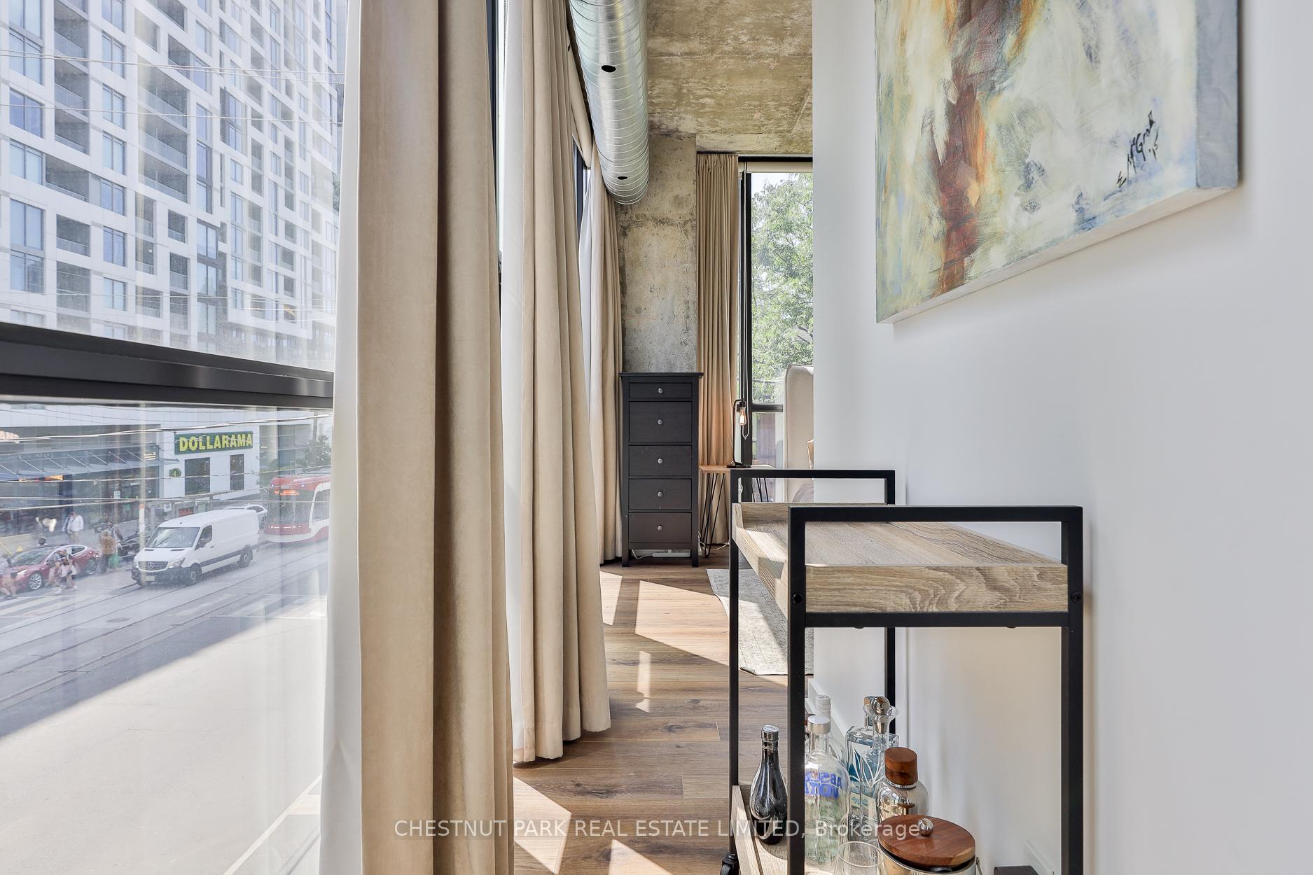 1 Bedroom Condo at 60 Bathurst, Toronto For sale