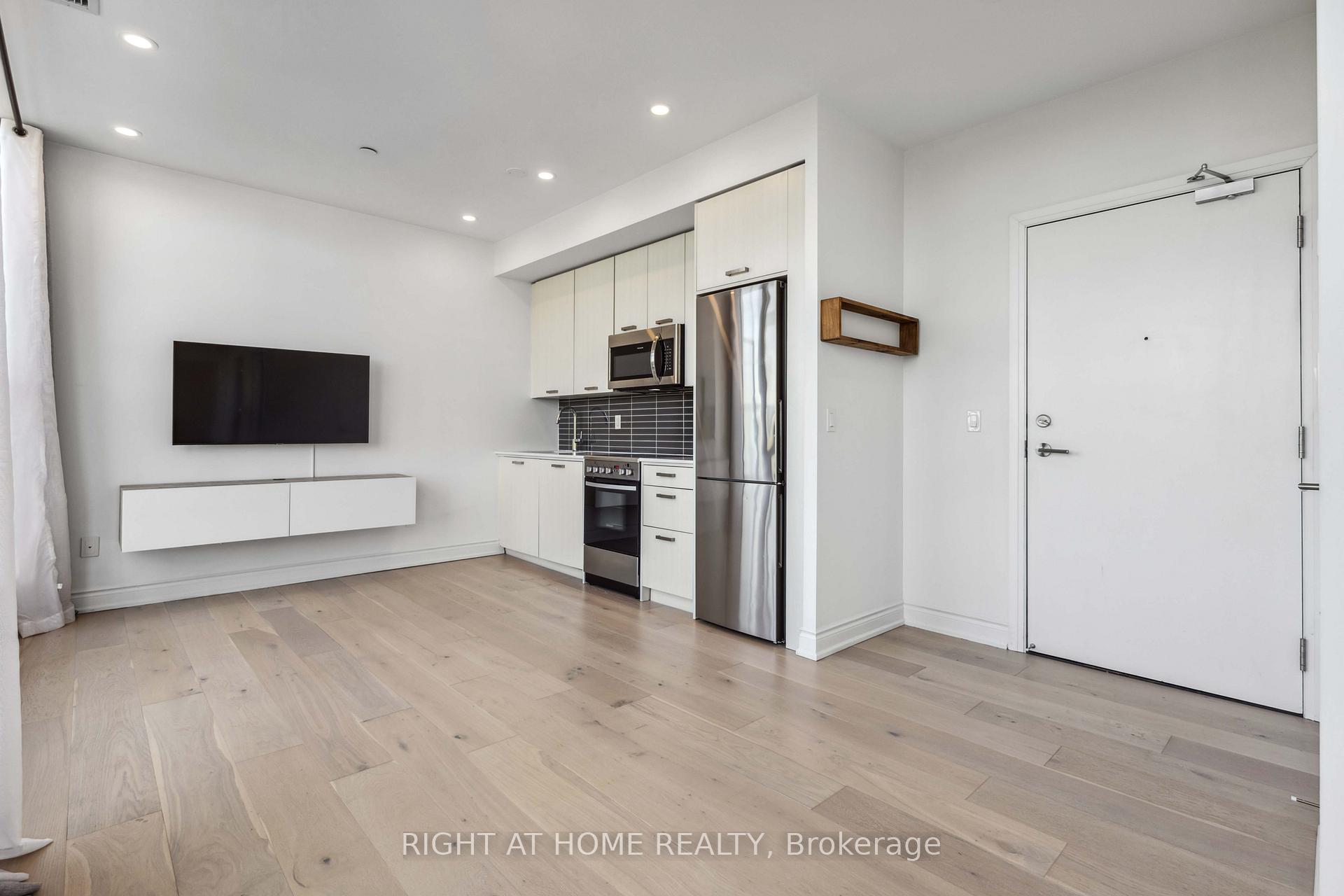 2 Bedrooms Condo at 2301 Danforth, Toronto For sale