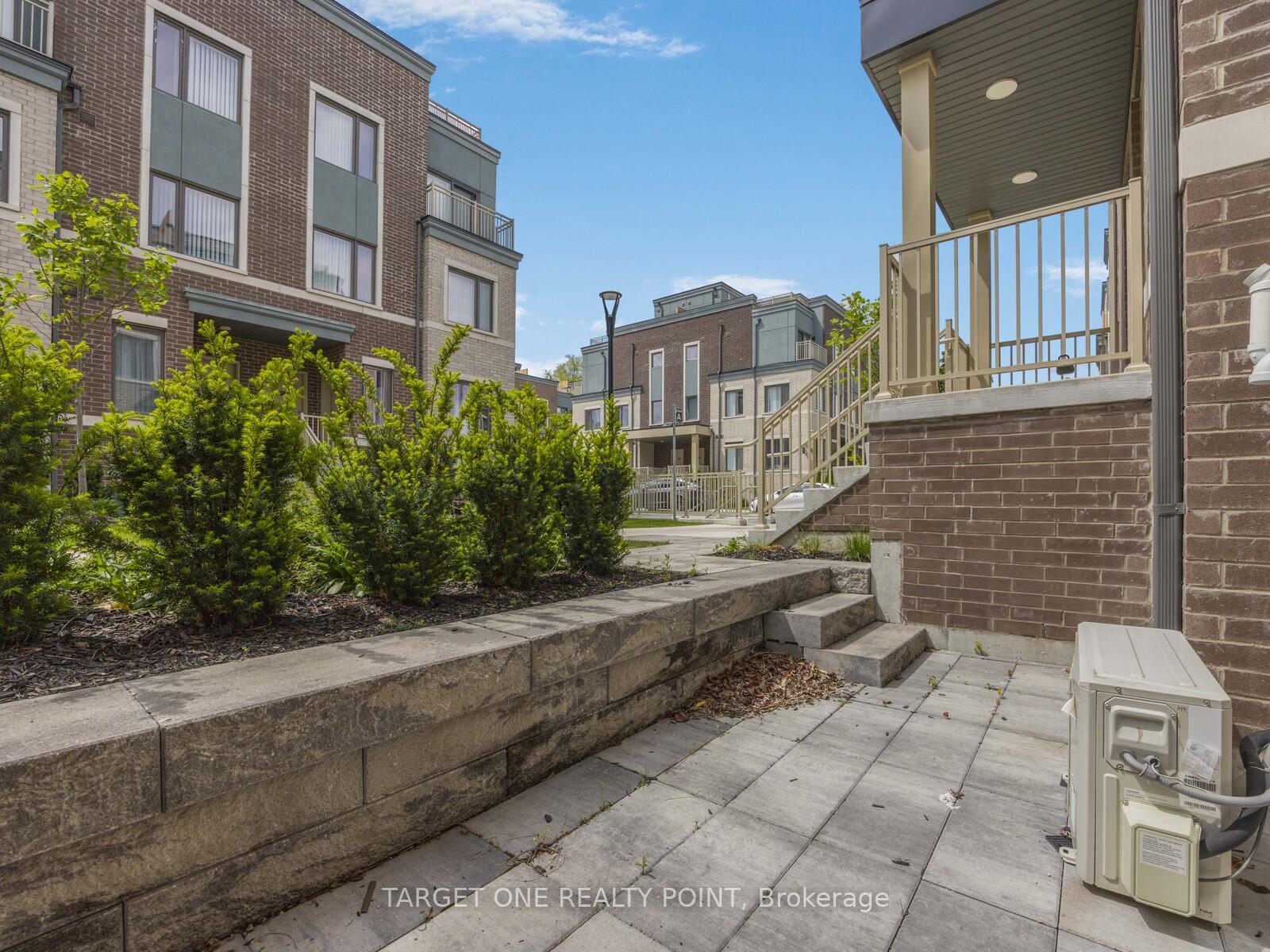 2 Bedrooms Condo at 225 Birmingham, Toronto For sale
