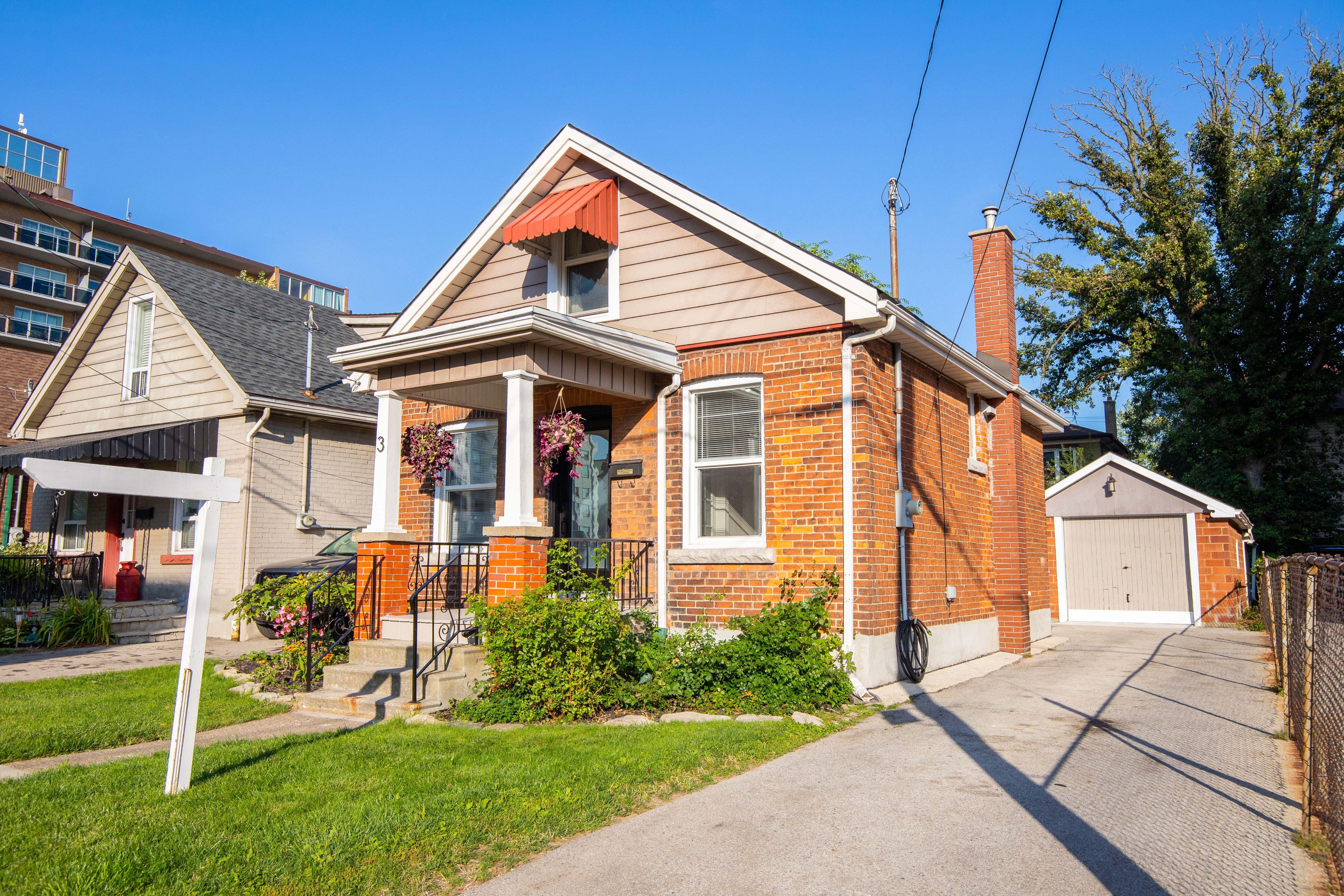3 Ben Lomond Place Hamilton Ontario L8V 2S7
