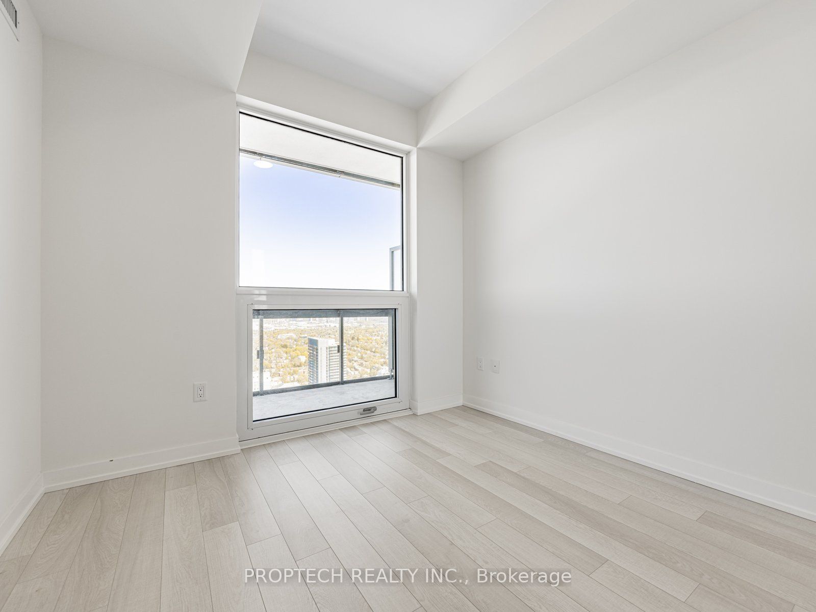 39 Roehampton Avenue, #4201