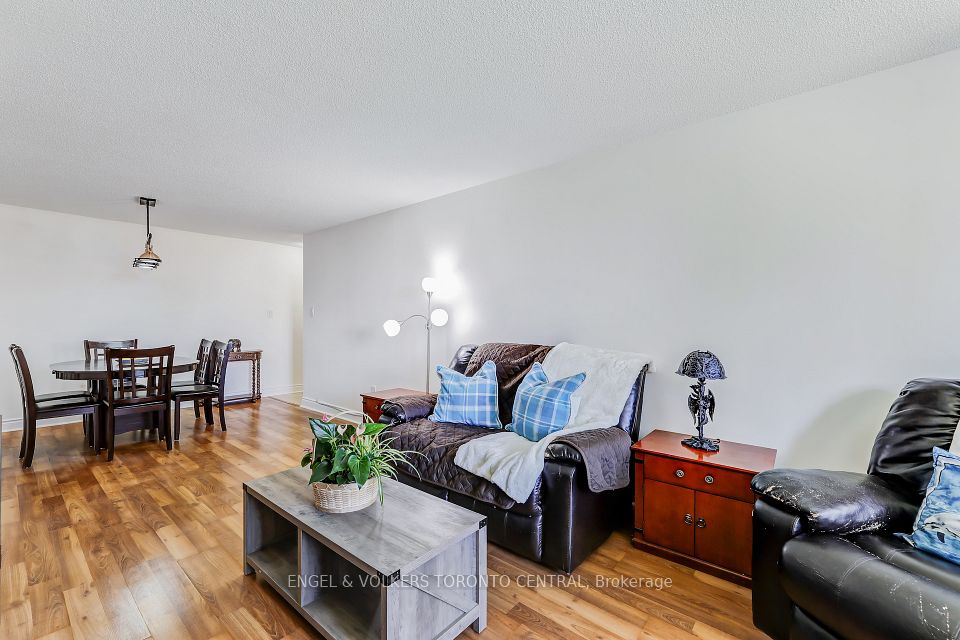 Living / Dining Rooms