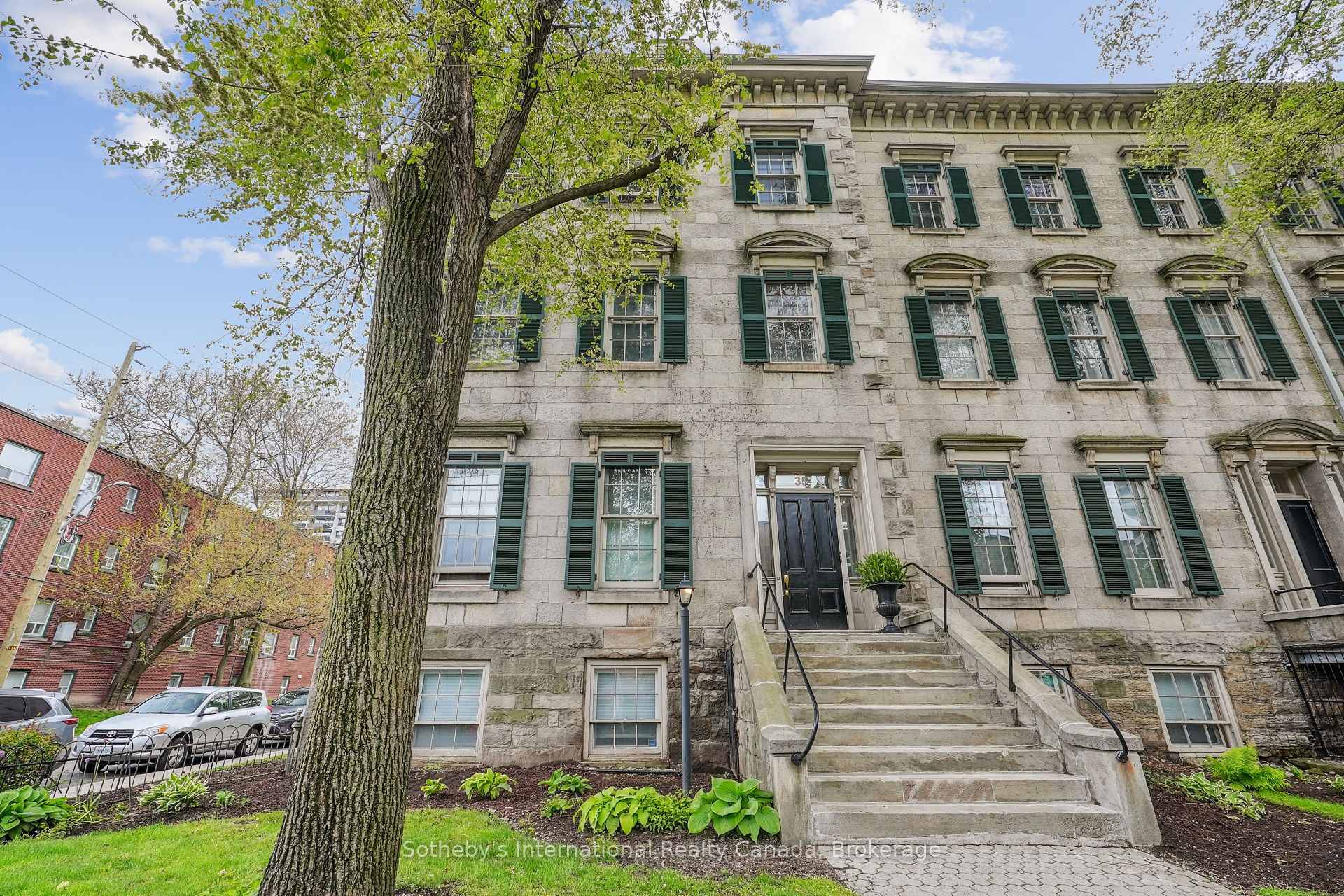 2 Bedrooms Condo at 35 Duke, Hamilton For sale