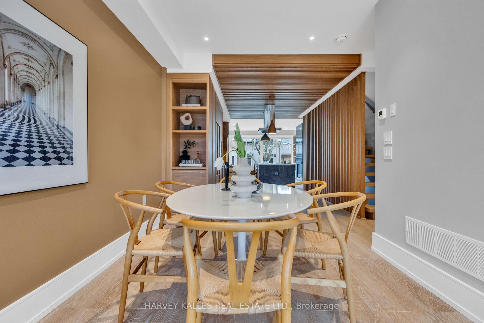444 Roxton Road