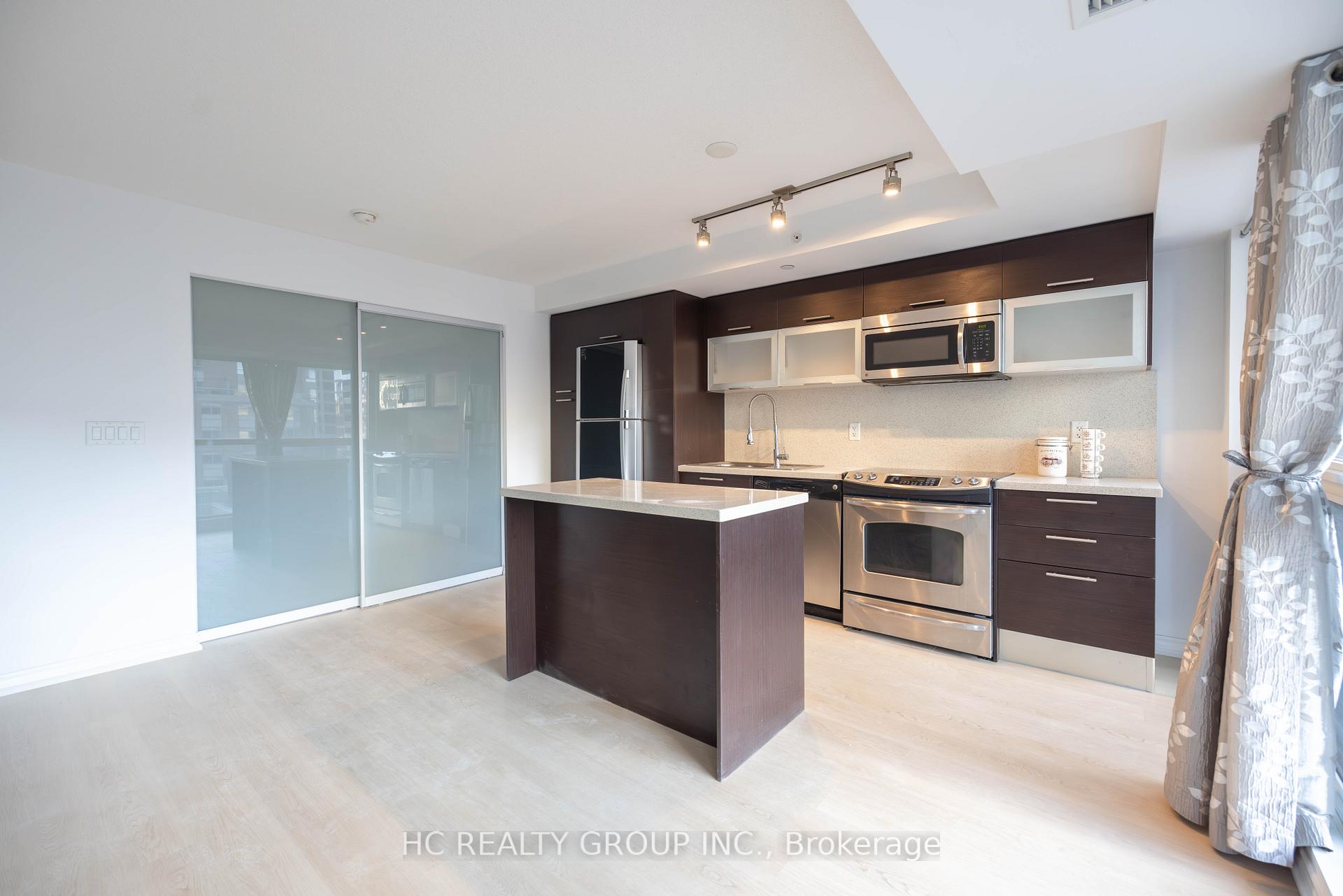 1 Bedroom Condo at 386 Yonge, Toronto For sale