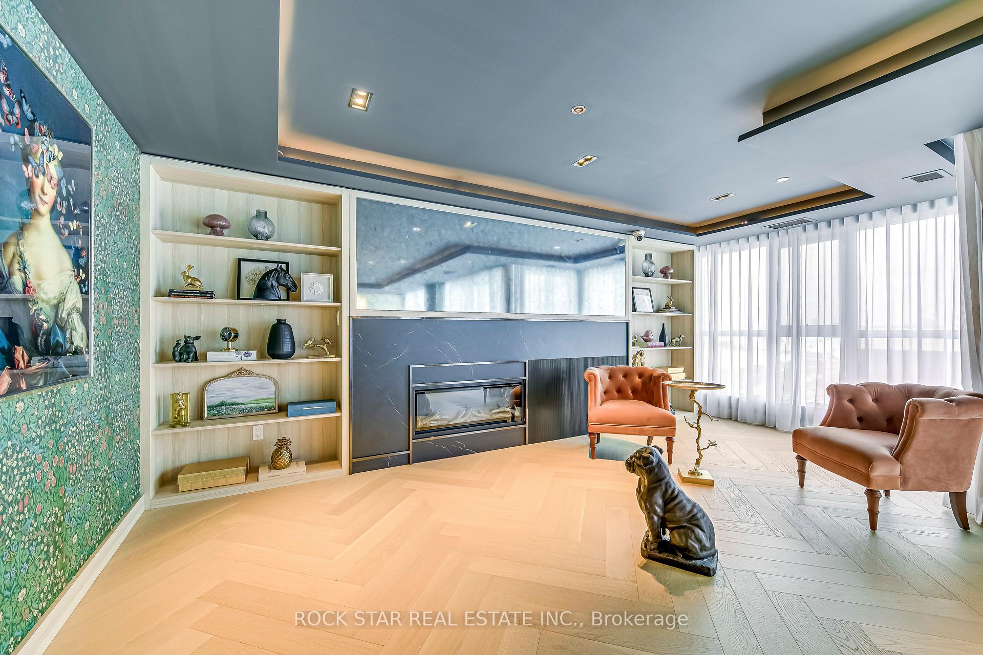 2 Bedrooms Condo at 405 Dundas,  Oakville For sale