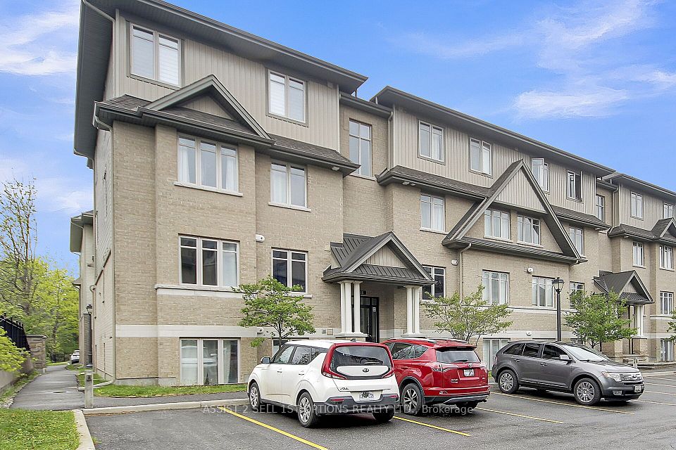 #D - 66 Tipperary Private, Barrhaven, ON K2J 2T3