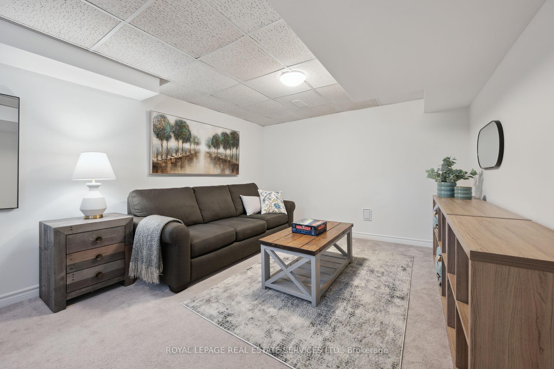 4 Bedrooms Condo at 6540 Falconer, Mississauga For sale