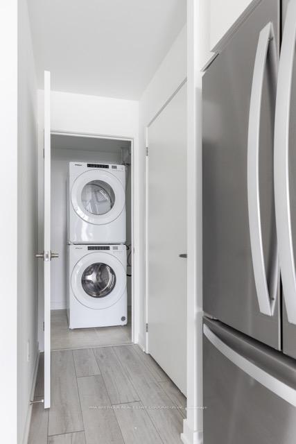 1 Bedroom Condo at 1035 Southdown, Mississauga For sale