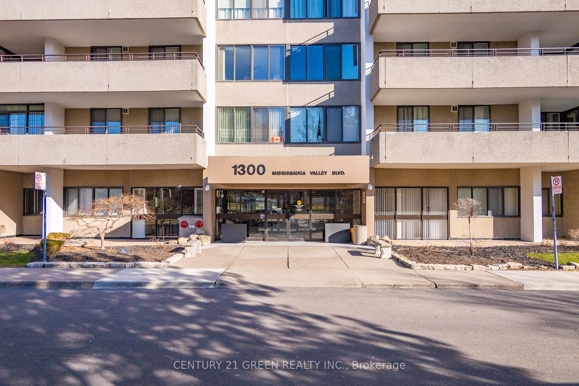 4 Bedrooms Condo at 1300 Mississauga Valleys, Mississauga For sale