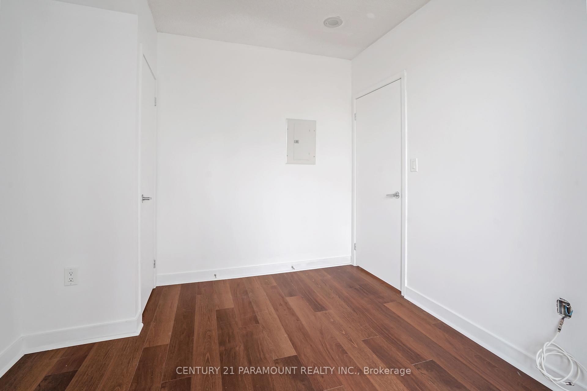 1 Bedroom Condo at 5 Mariner,  Toronto For sale