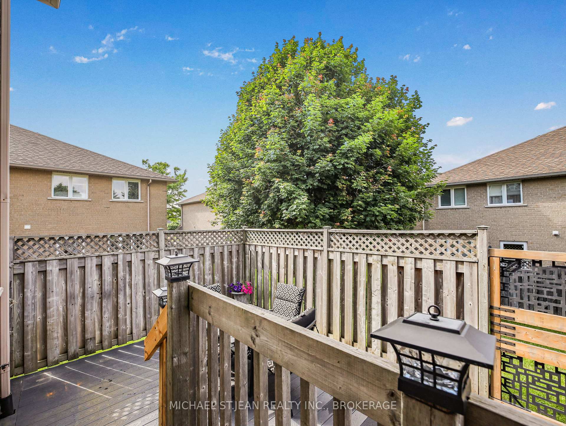 3 Bedrooms Condo at 1889 Upper Wentworth, Hamilton For sale