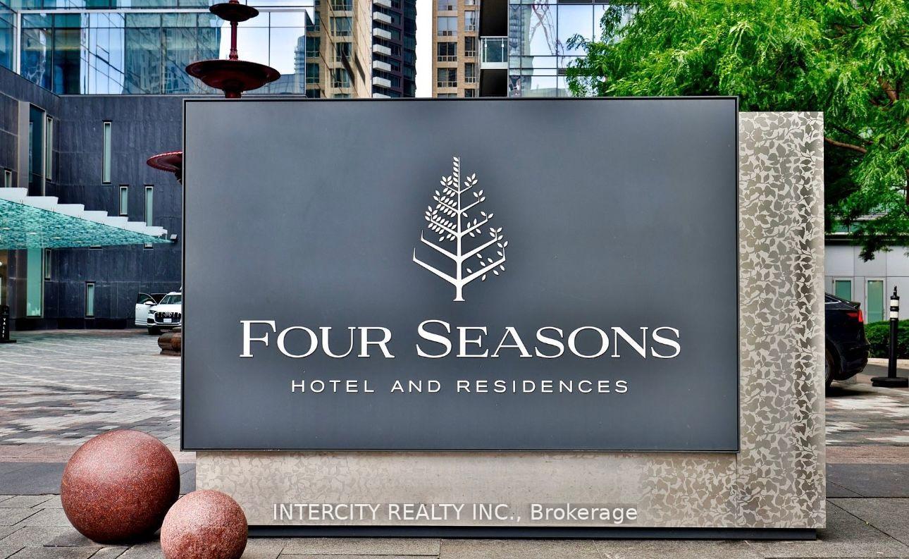 3 Bedrooms Condo at 50 Yorkville, Toronto For sale