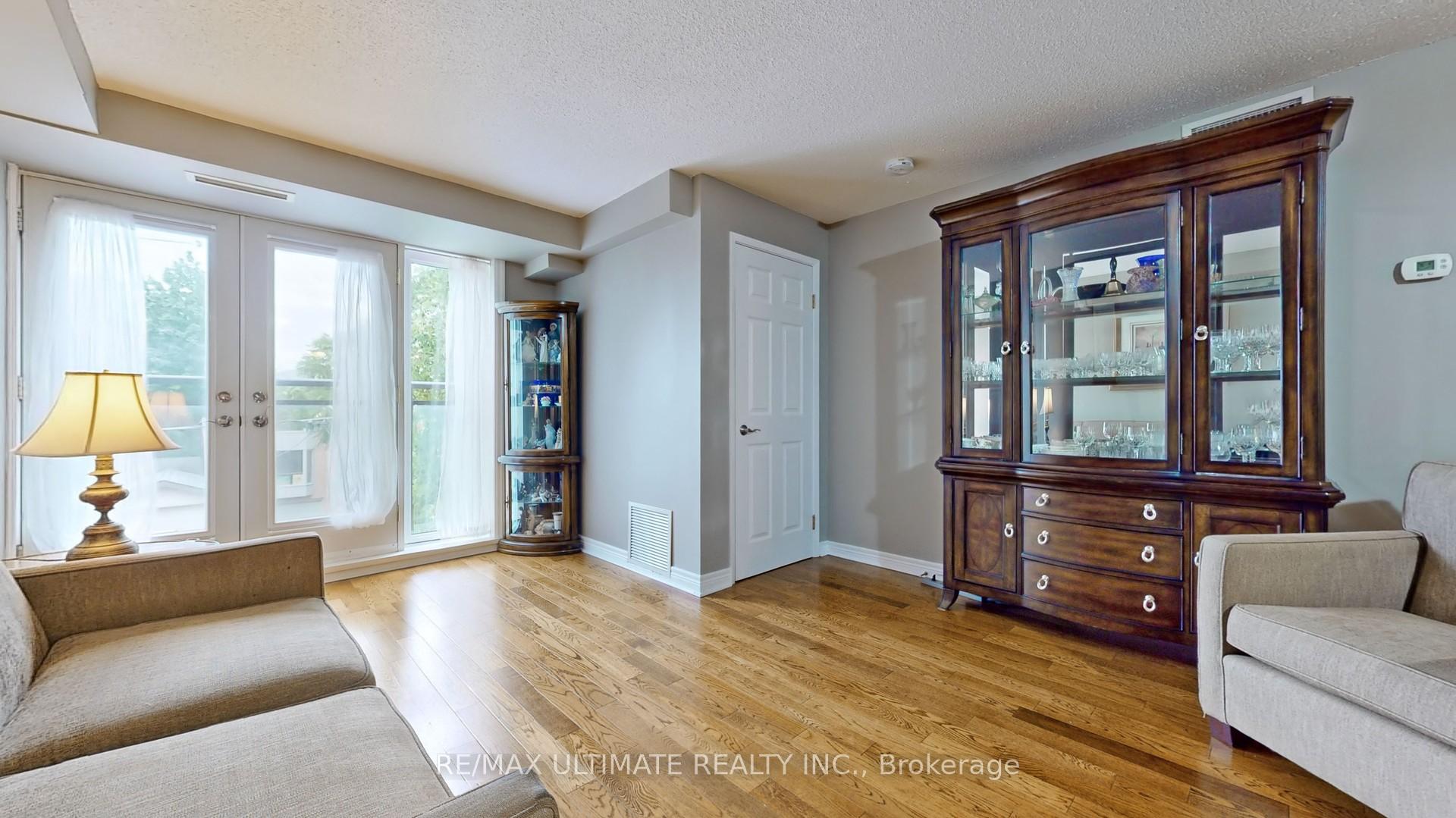 2 Bedrooms Condo at 645 Millwood, Toronto For sale