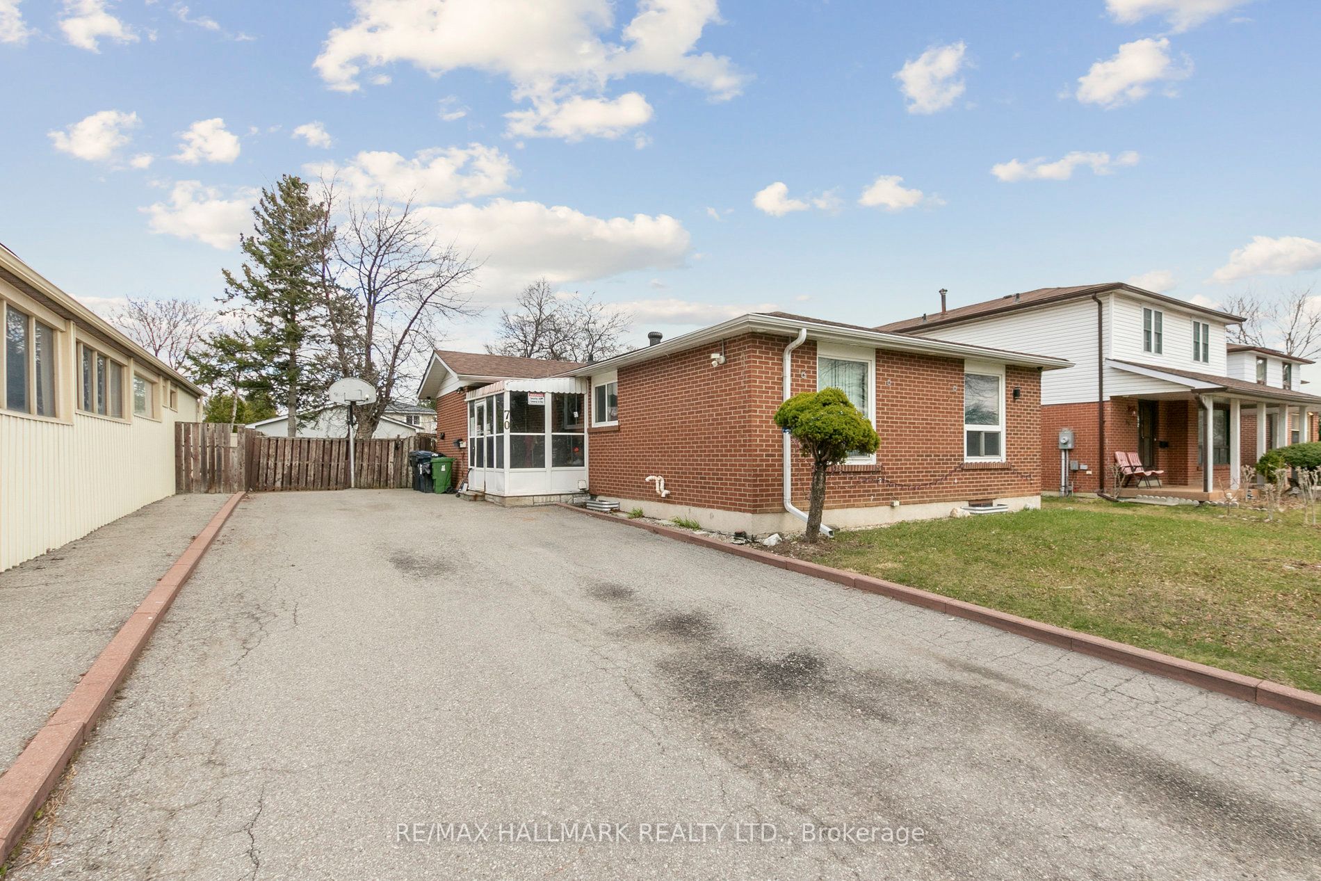 70 Alicewood Court, Toronto, ON M9V 3Y5