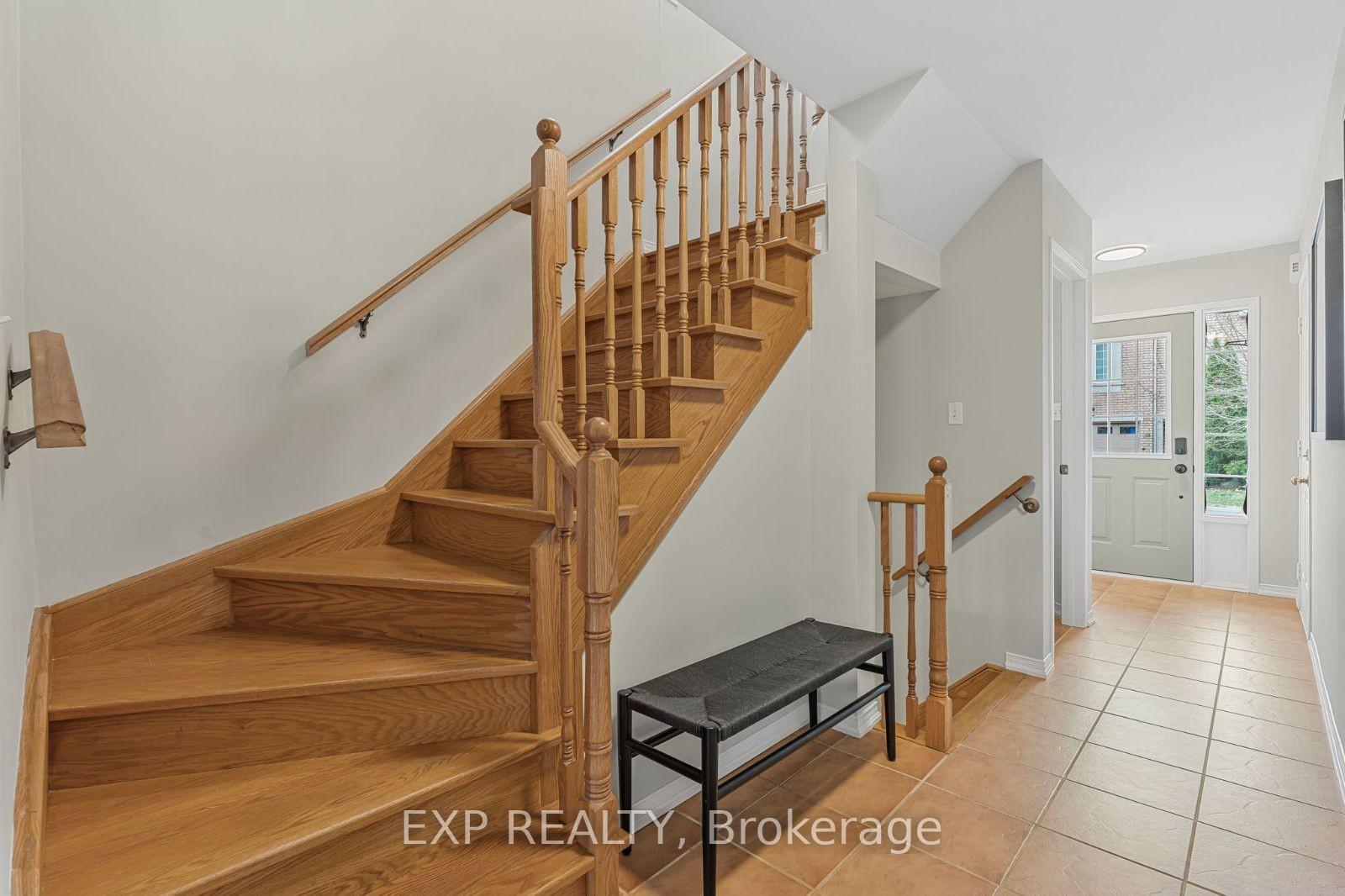 3 Bedrooms Condo at 1489 Heritage, Oakville For sale