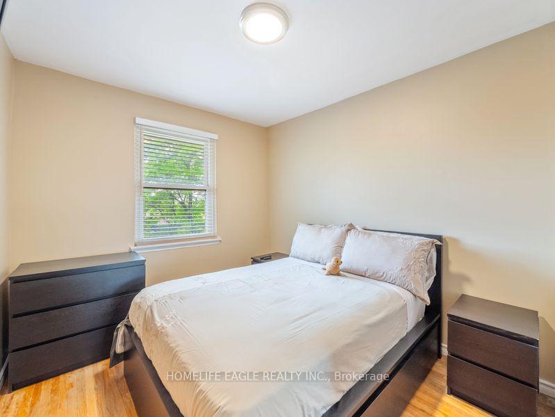 3 Bedrooms Condo at 7255 Dooley, Mississauga For sale