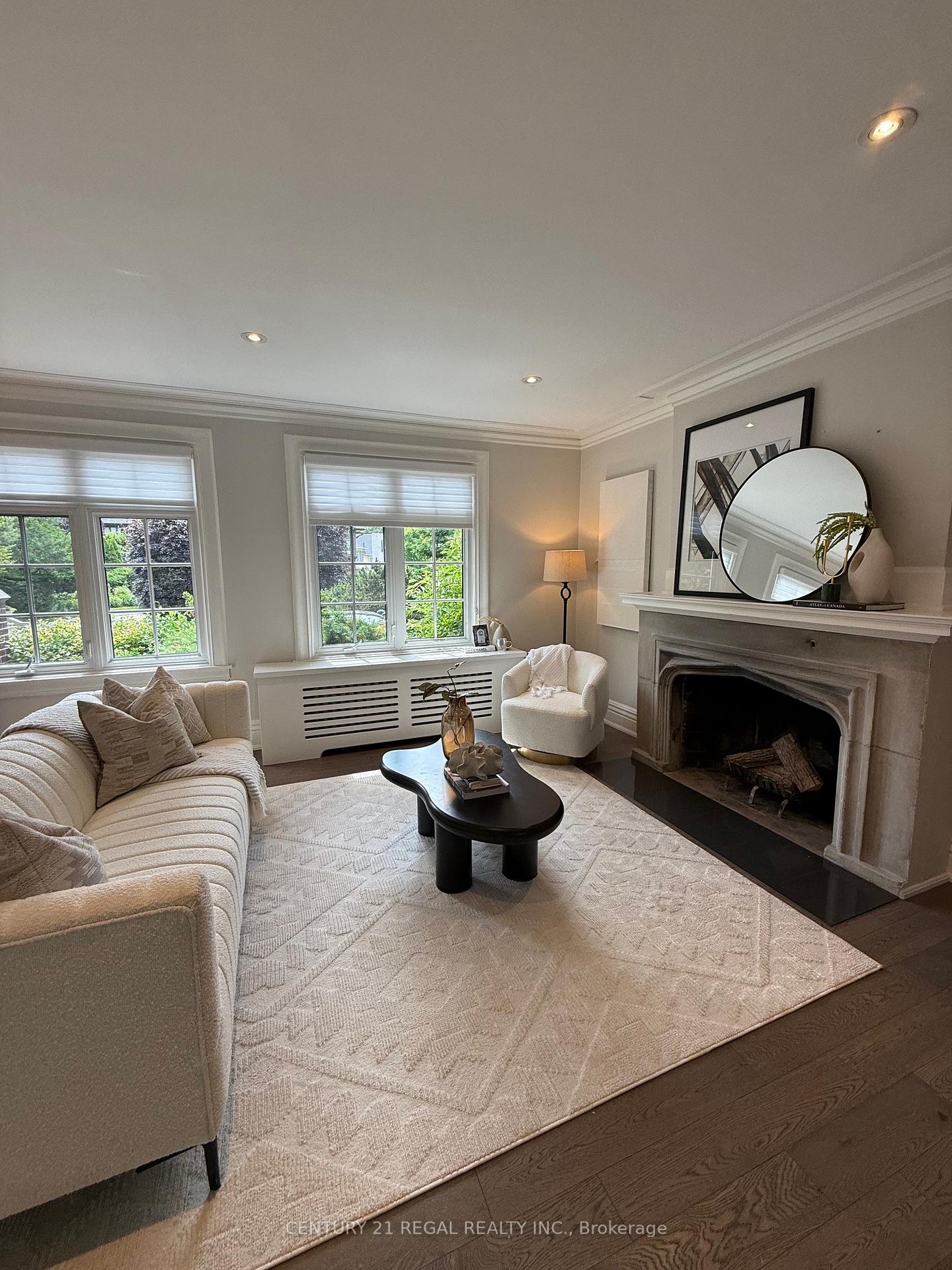 2 Bedrooms Condo at 93 Douglas, Toronto For sale