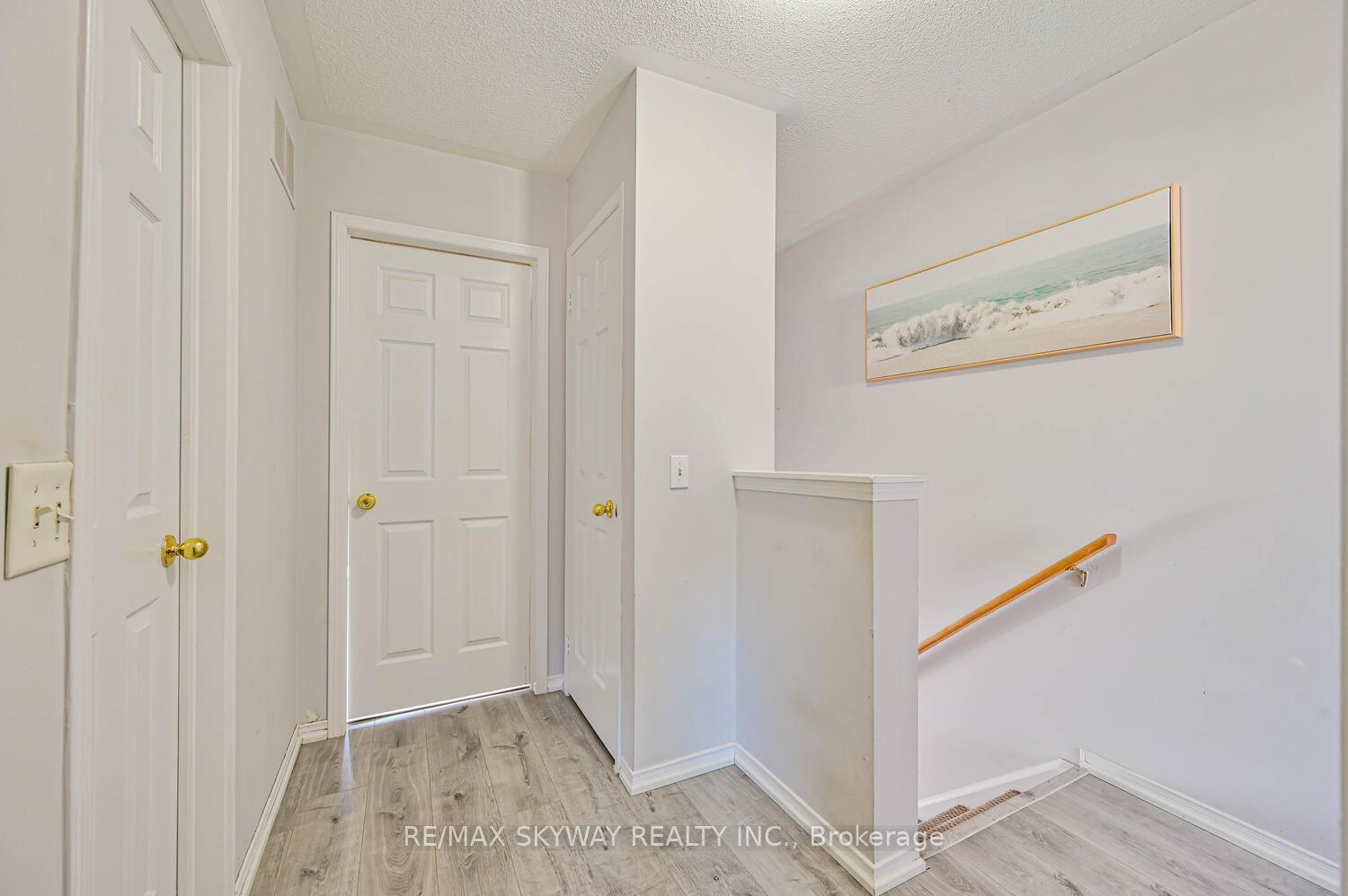 3 Bedrooms Condo at 50 Strathaven,  Mississauga For sale