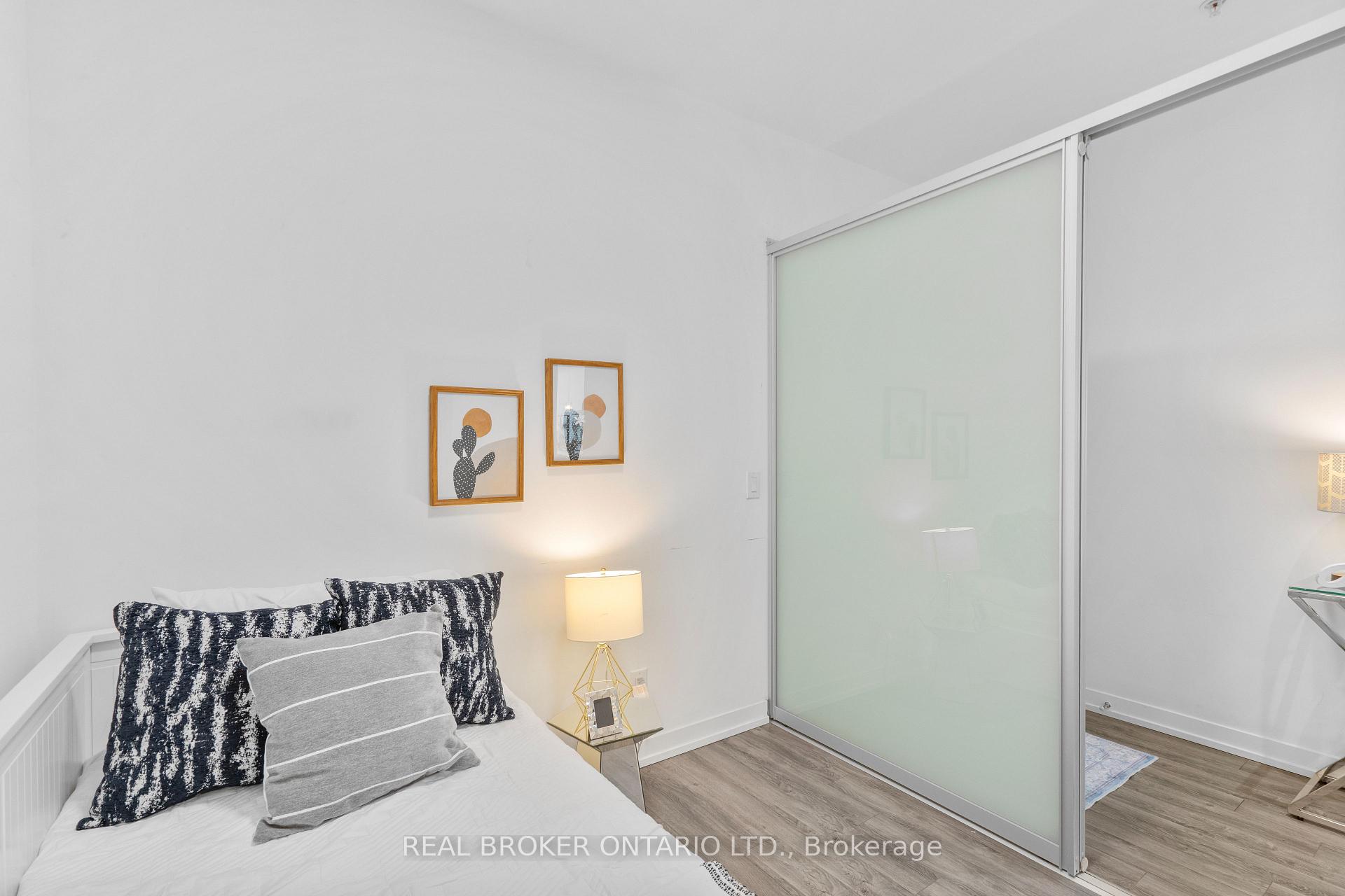 2 Bedrooms Condo at 840 Queen’s Plate, Toronto For sale