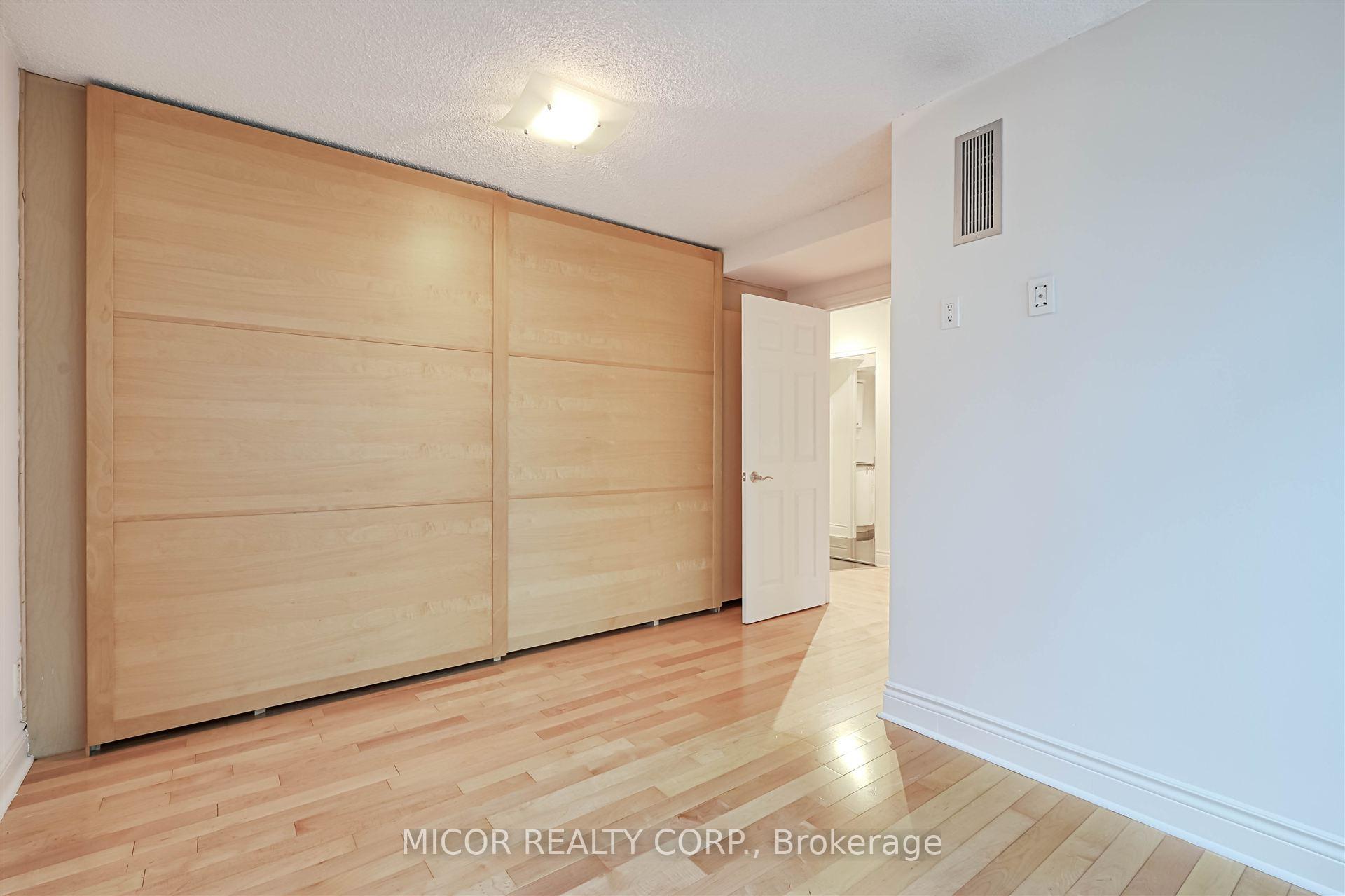 1 Bedroom Condo at 40 Scollard, Toronto For sale