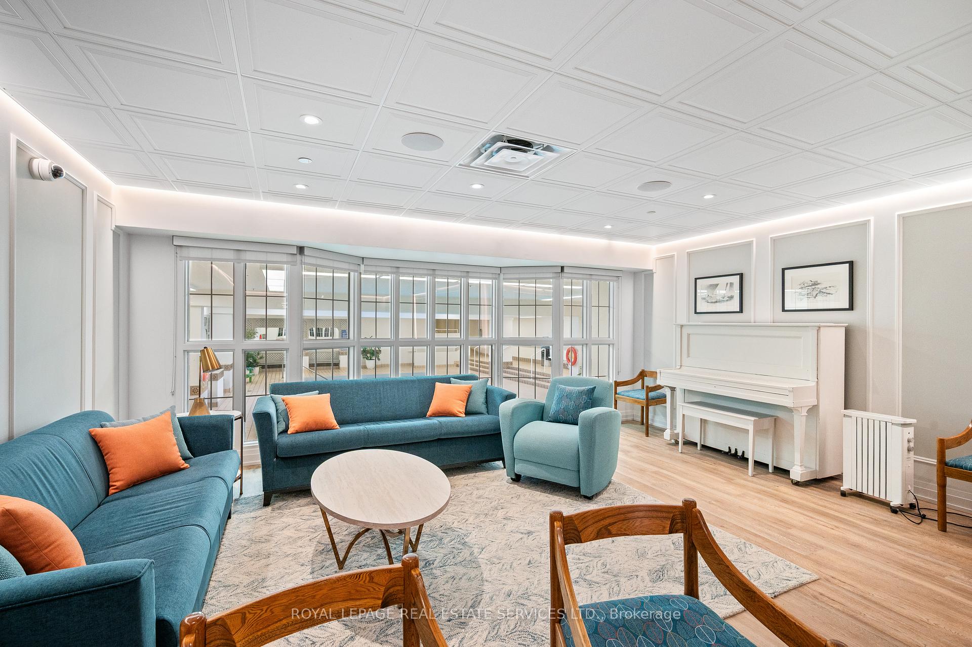 2 Bedrooms Condo at 2185 Marine, Oakville For sale