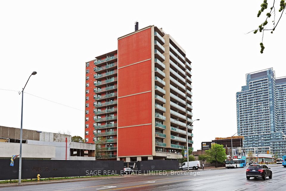 5949 Yonge
