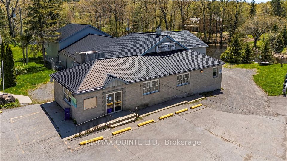 911-913 County Road 13
