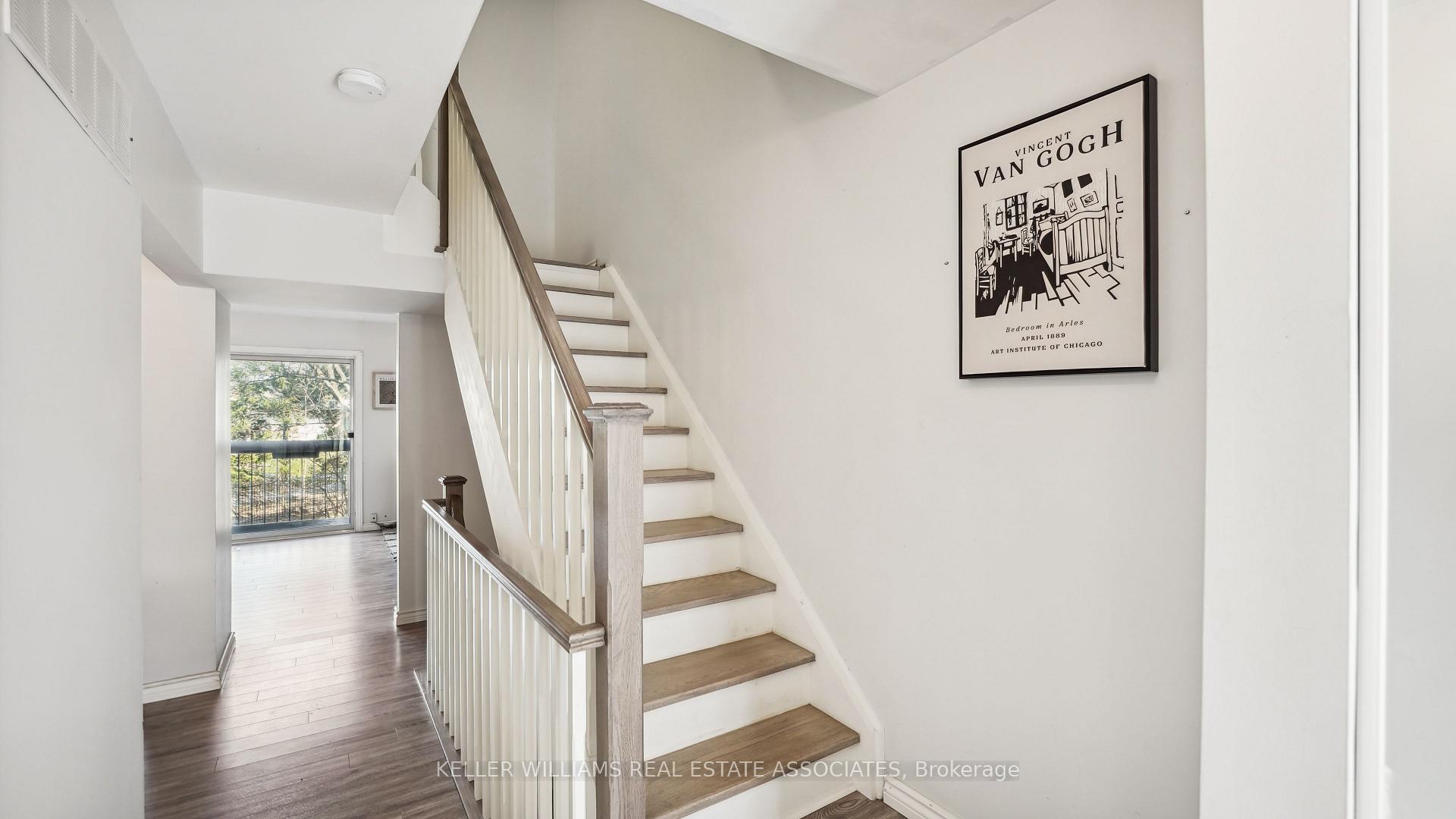3 Bedrooms Condo at 6855 Glen Erin, Mississauga For sale