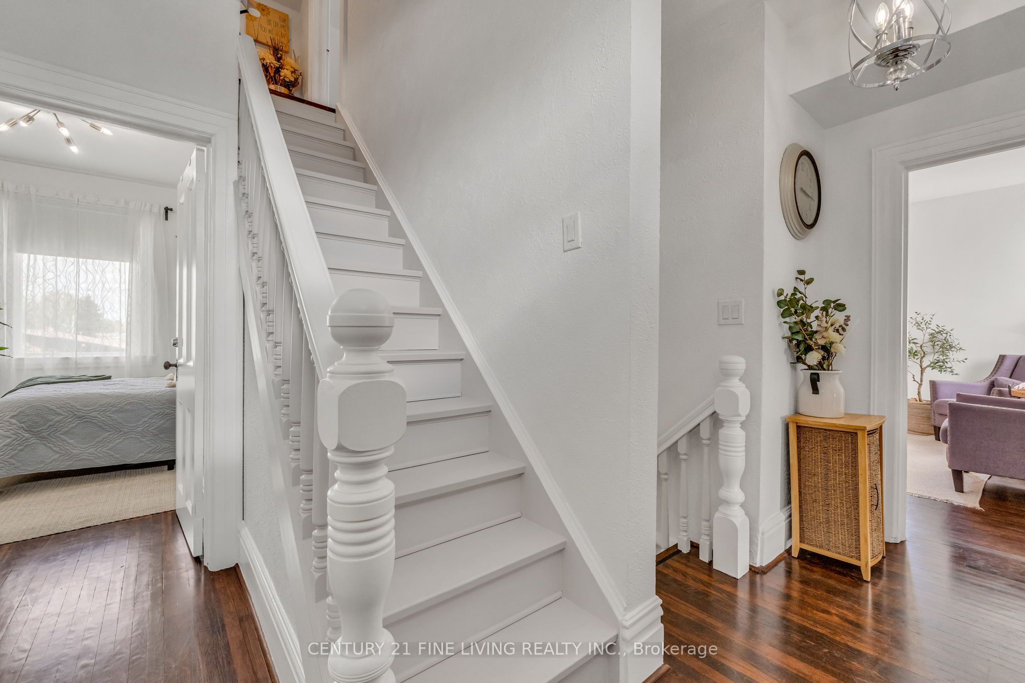 30 Norgrove Crescent, Toronto, ON M9P 3C6
