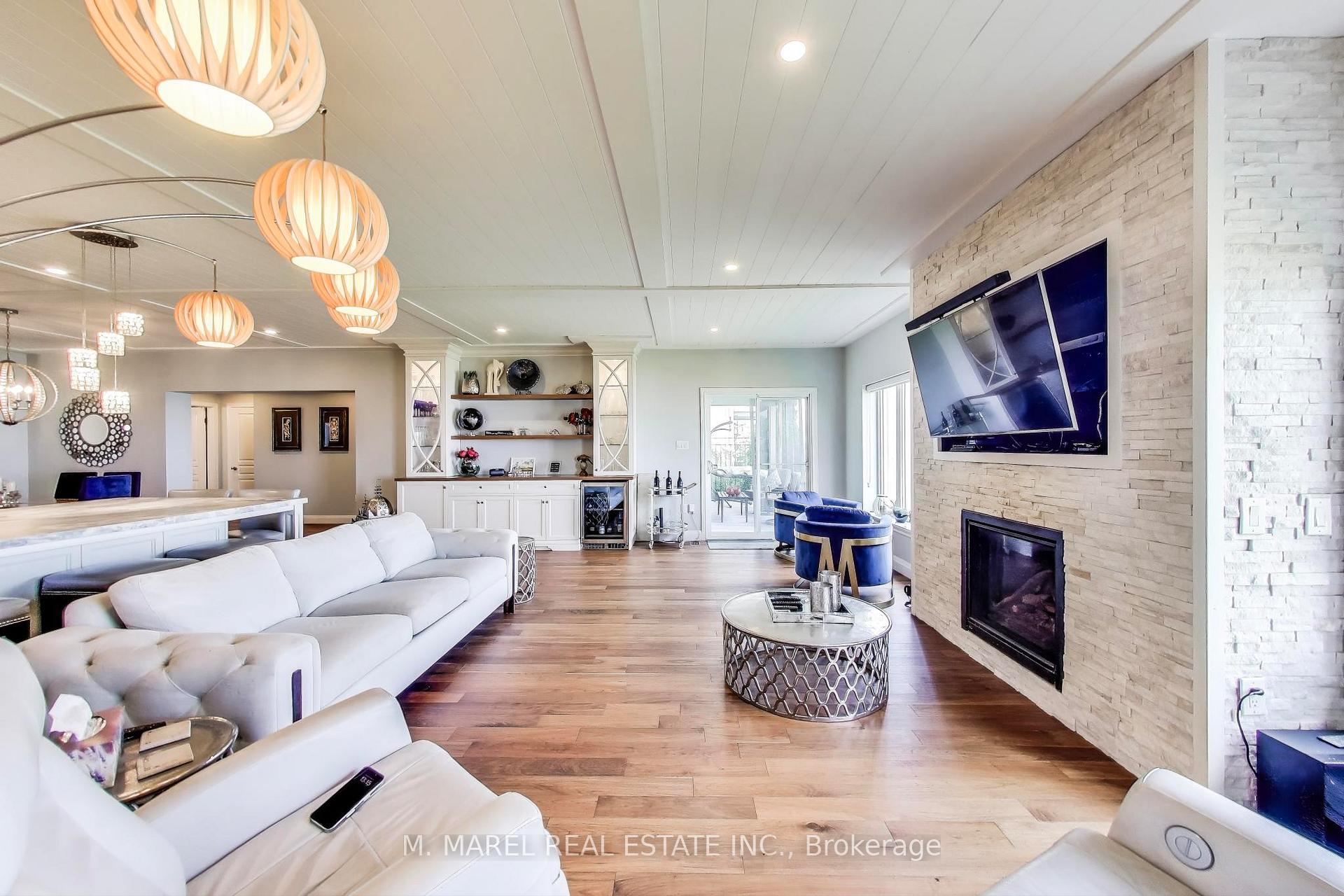 4 Bedrooms Condo at 484 Millen, Hamilton For sale