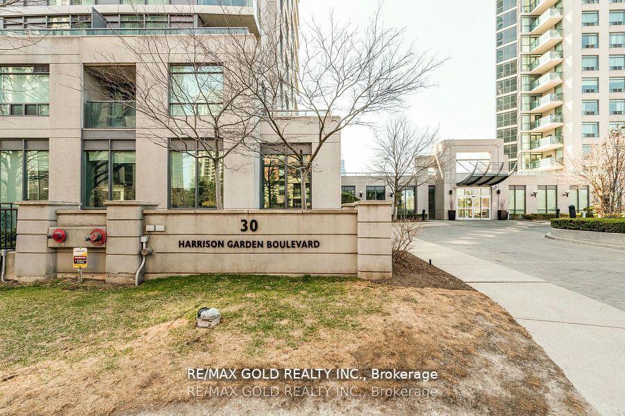 2 Bedrooms Condo at 30 Harrison Garden, Toronto For sale