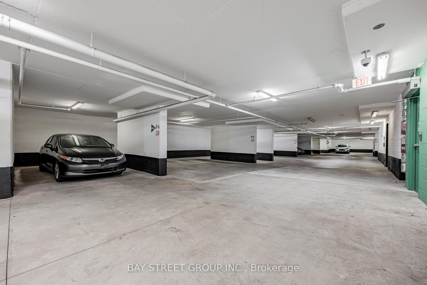 2 Bedrooms Condo at 55 Speers, Oakville For sale