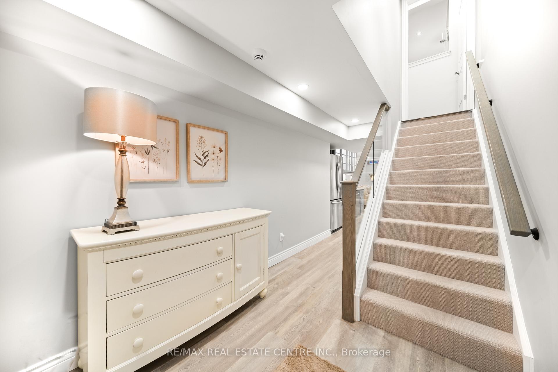 3 Bedrooms Condo at 441 Stonehenge, Hamilton For sale