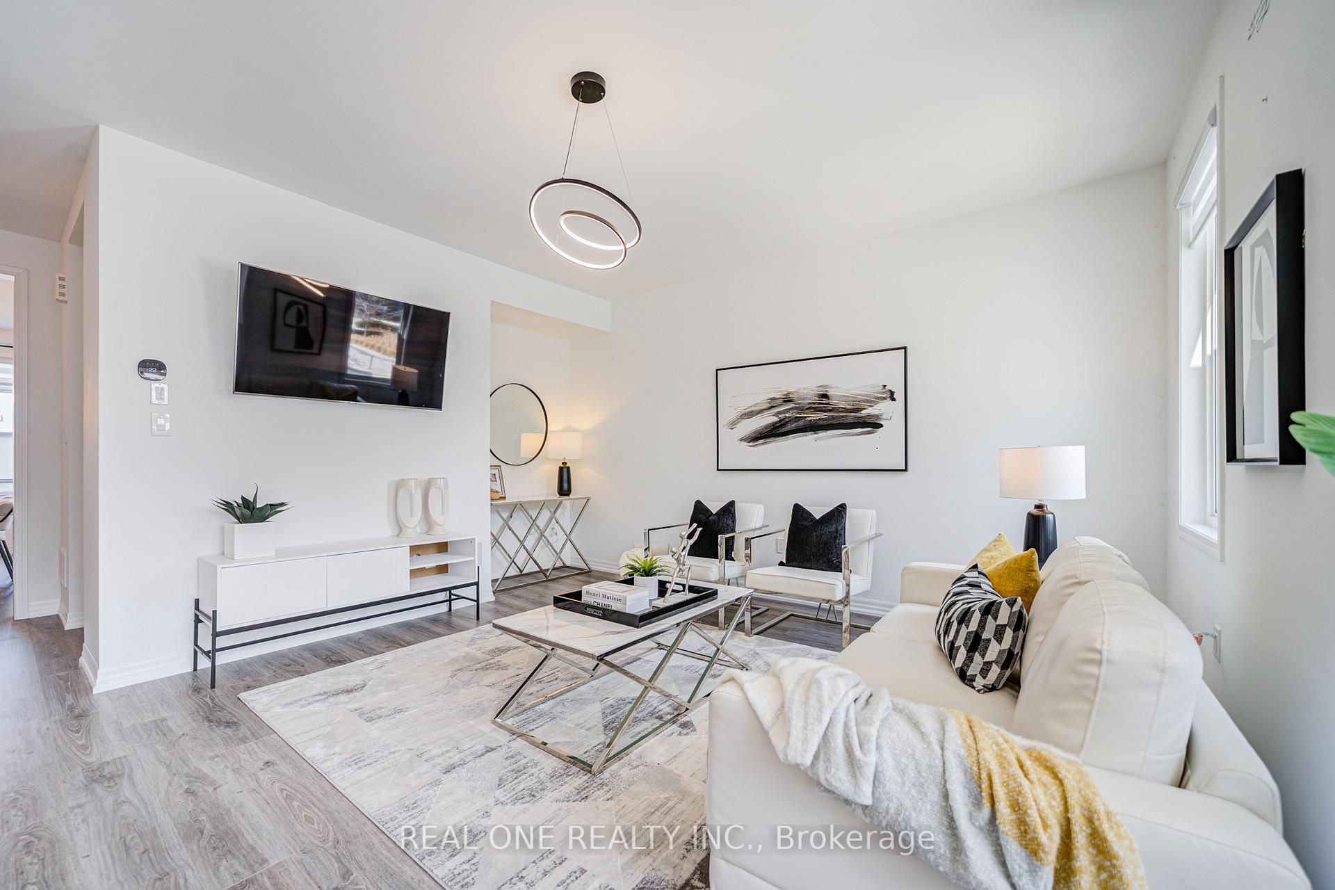 4 Bedrooms Condo at 91 Grovewood Common, Oakville For sale