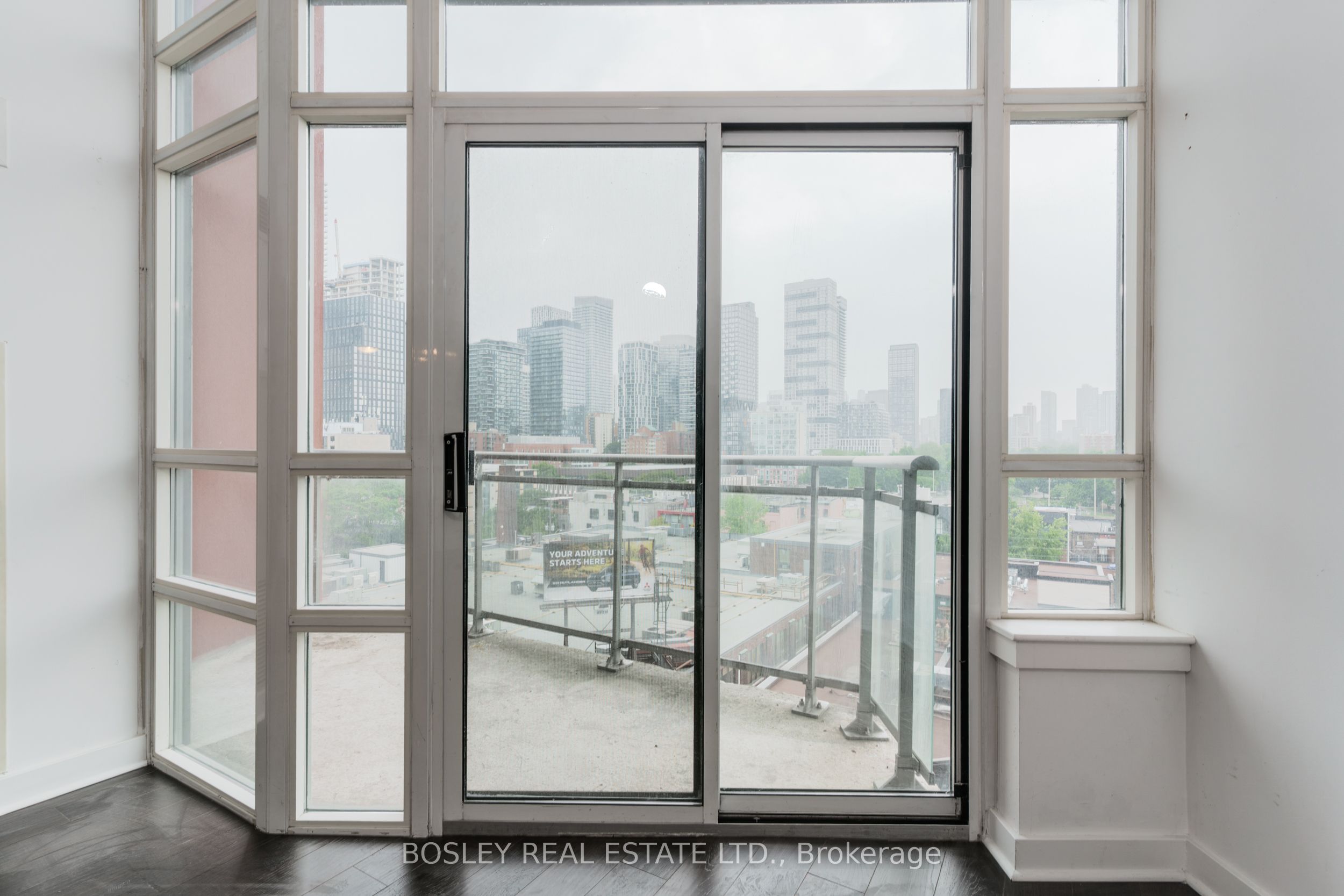 255 Richmond Street E, #818