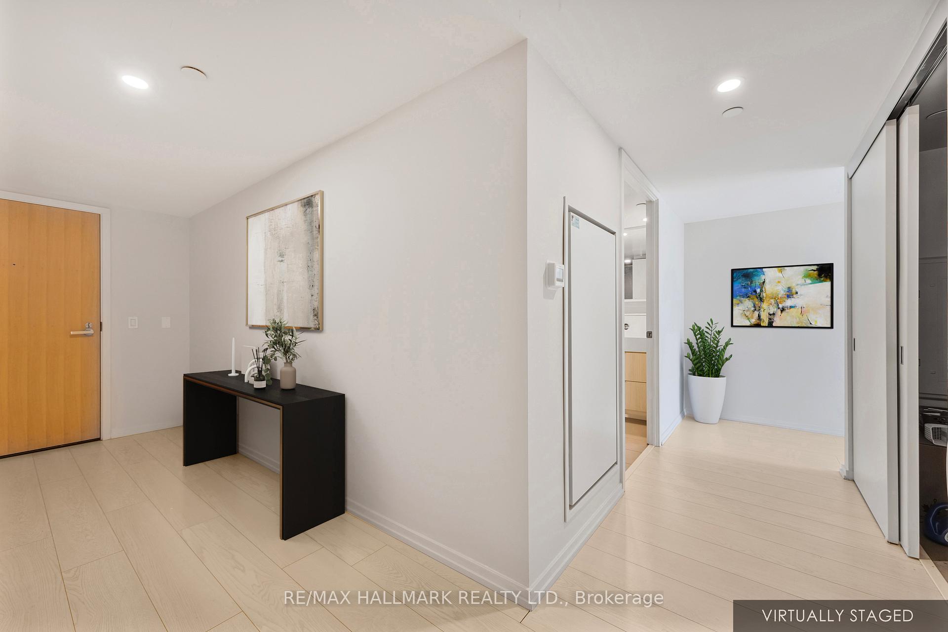 2 Bedrooms Condo at 5 Soudan, Toronto For sale