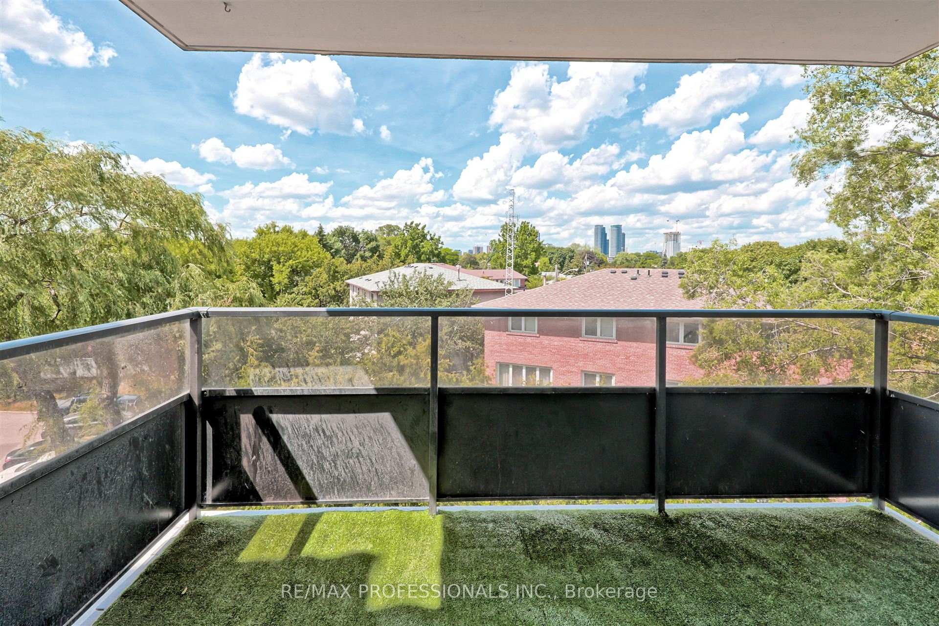 3 Bedrooms Condo at 11 Neilson, Toronto For sale