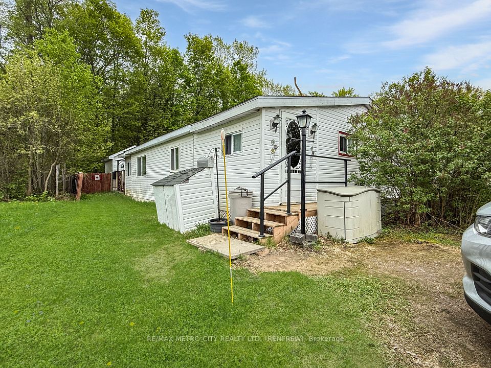 30 Denise Lane, Horton, ON K7V 3Z8