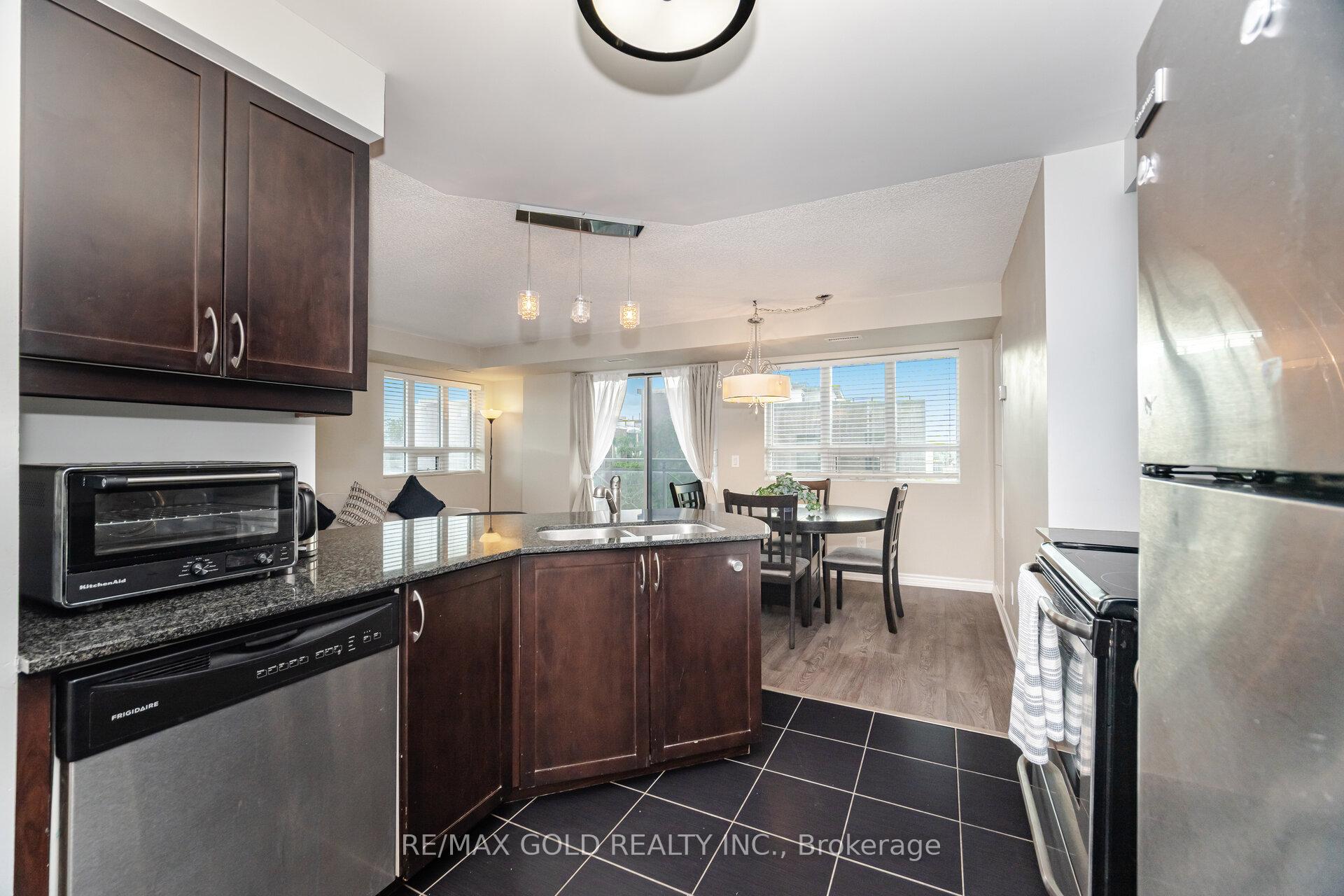 2 Bedrooms Condo at 7730 Kipling, Vaughan For sale
