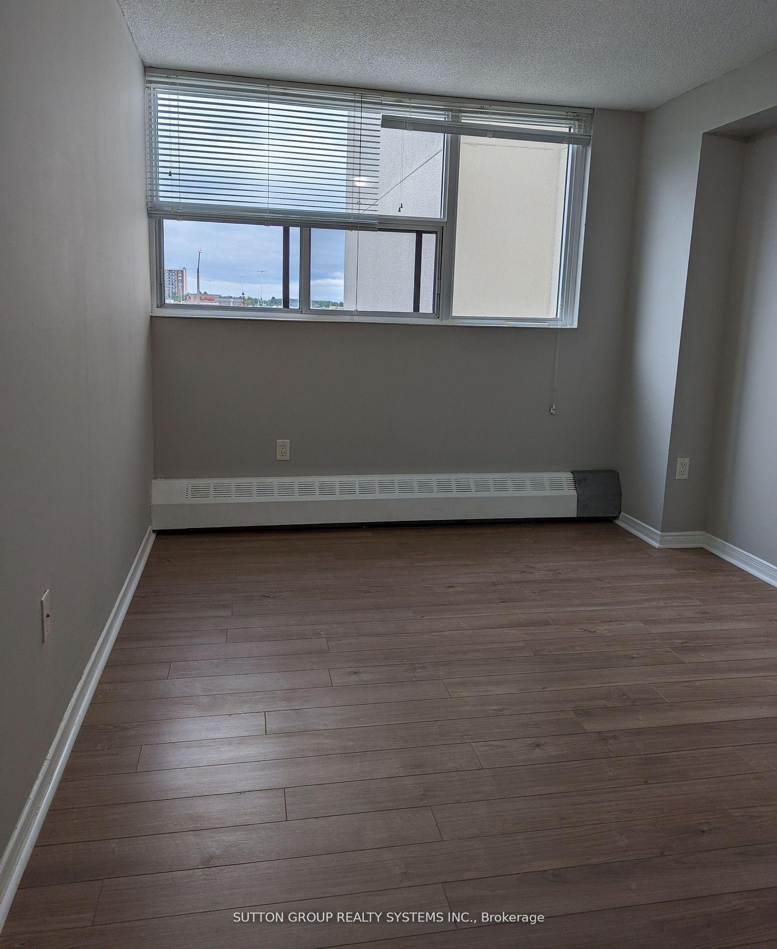 2 Bedrooms Condo at 2900 Battleford, Mississauga For sale