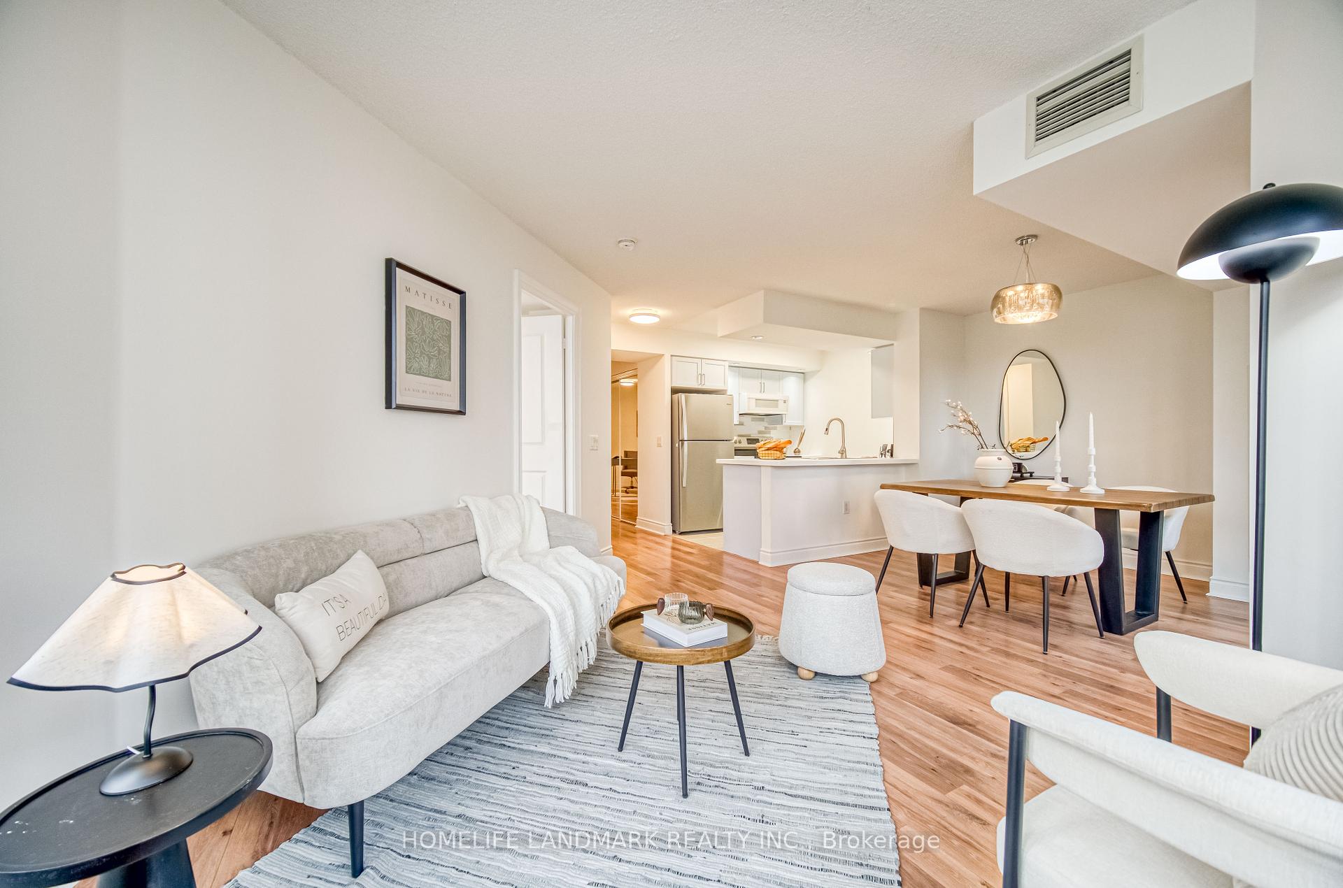 3 Bedrooms Condo at 500 Doris,  Toronto For sale