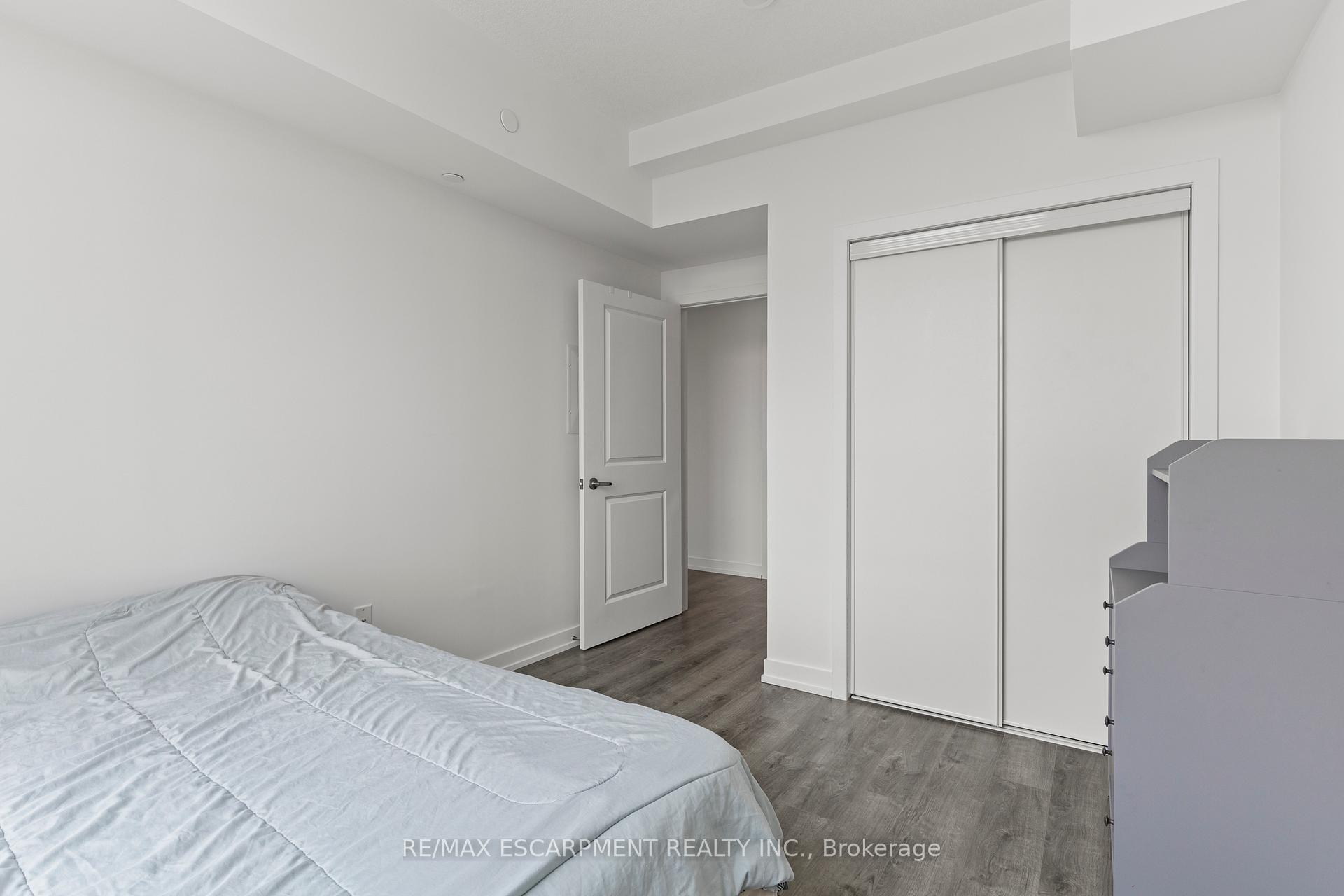 1 Bedroom Condo at 10 Mallard, Hamilton For sale